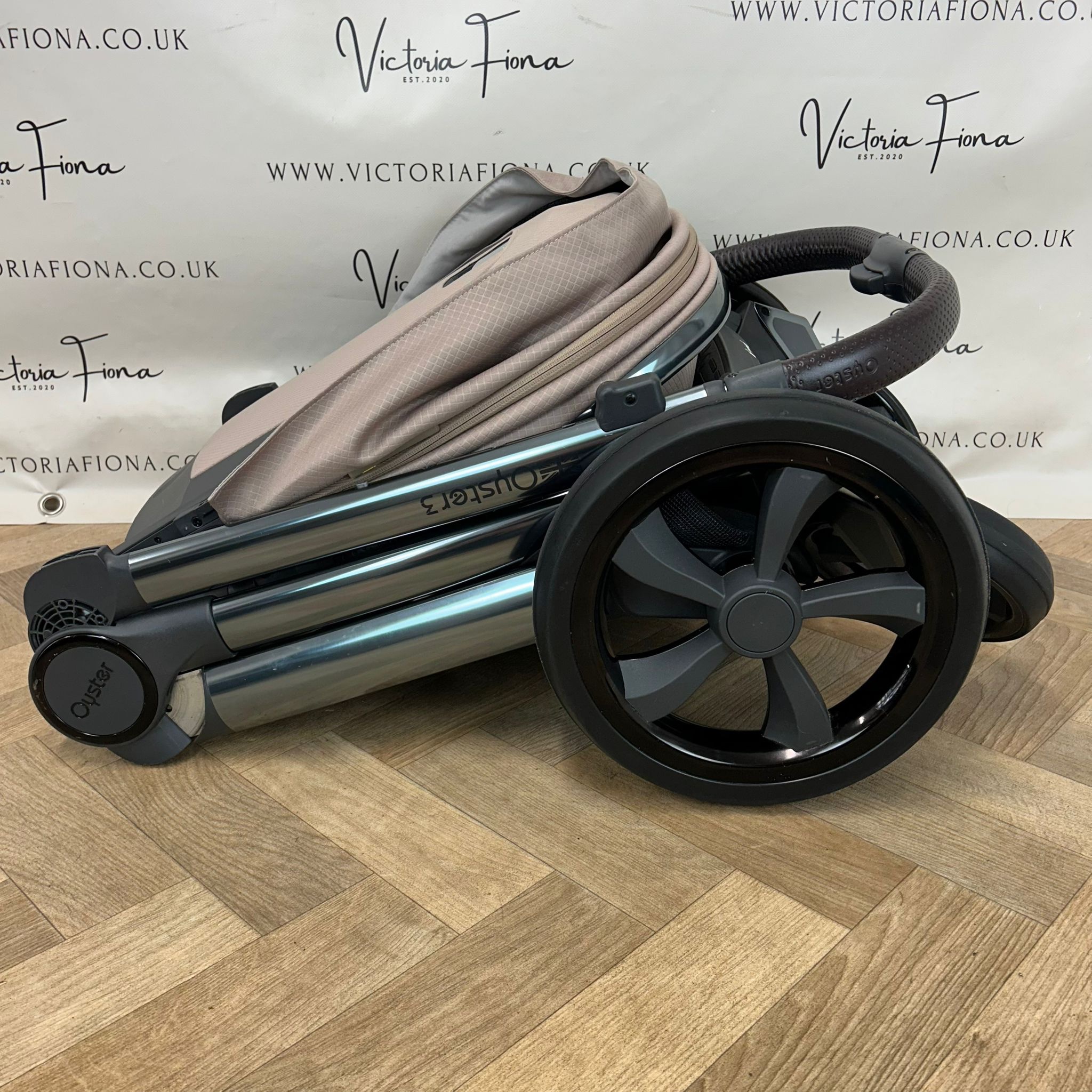 PRELOVED Babystyle Oyster 3 Carrycot & Pushchair - Butterscotch - Image 10