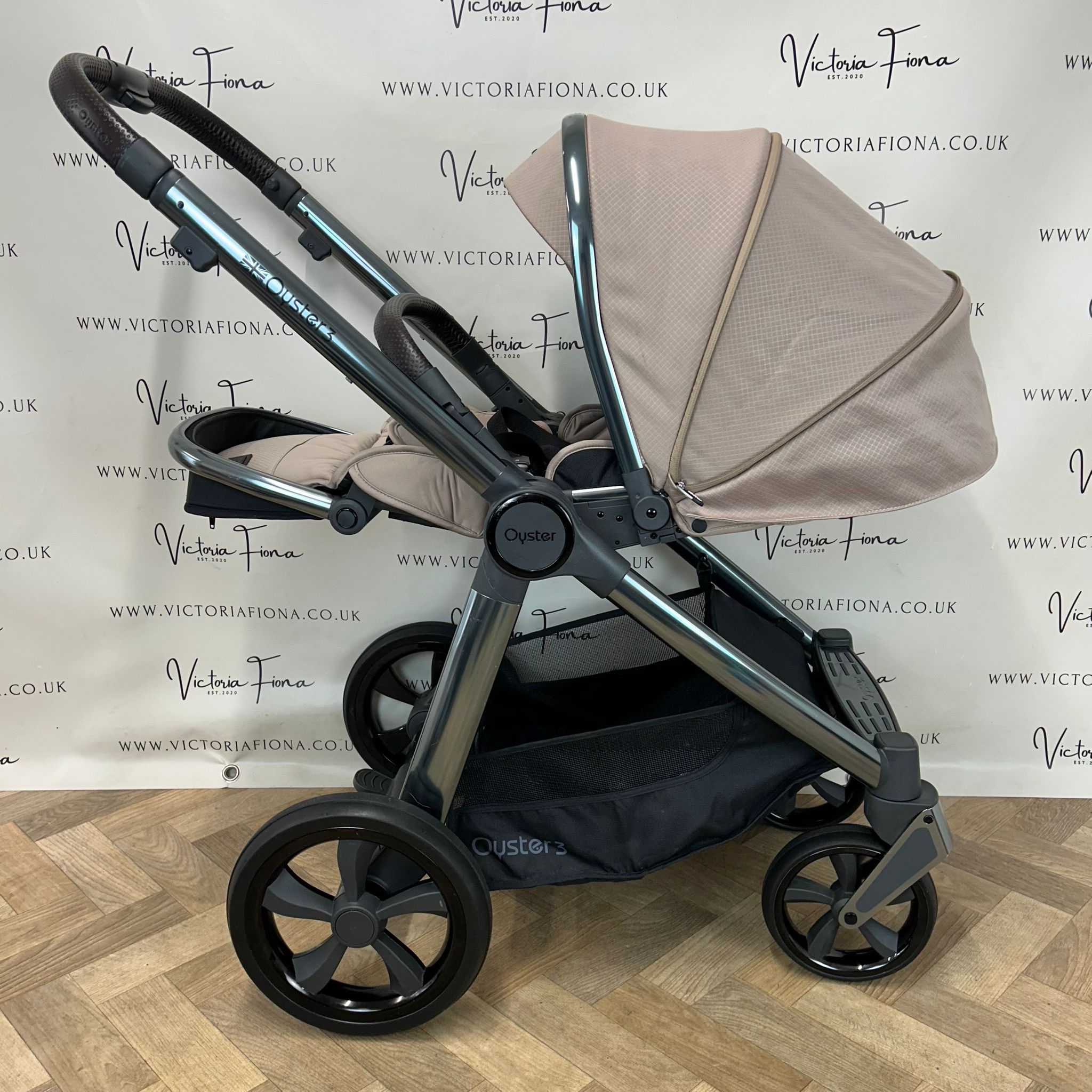 PRELOVED Babystyle Oyster 3 Carrycot & Pushchair - Butterscotch - Image 8