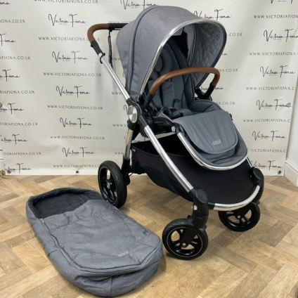 PRELOVED Mamas And Papas Ocarro Pushchair Stroller - Shadow Grey