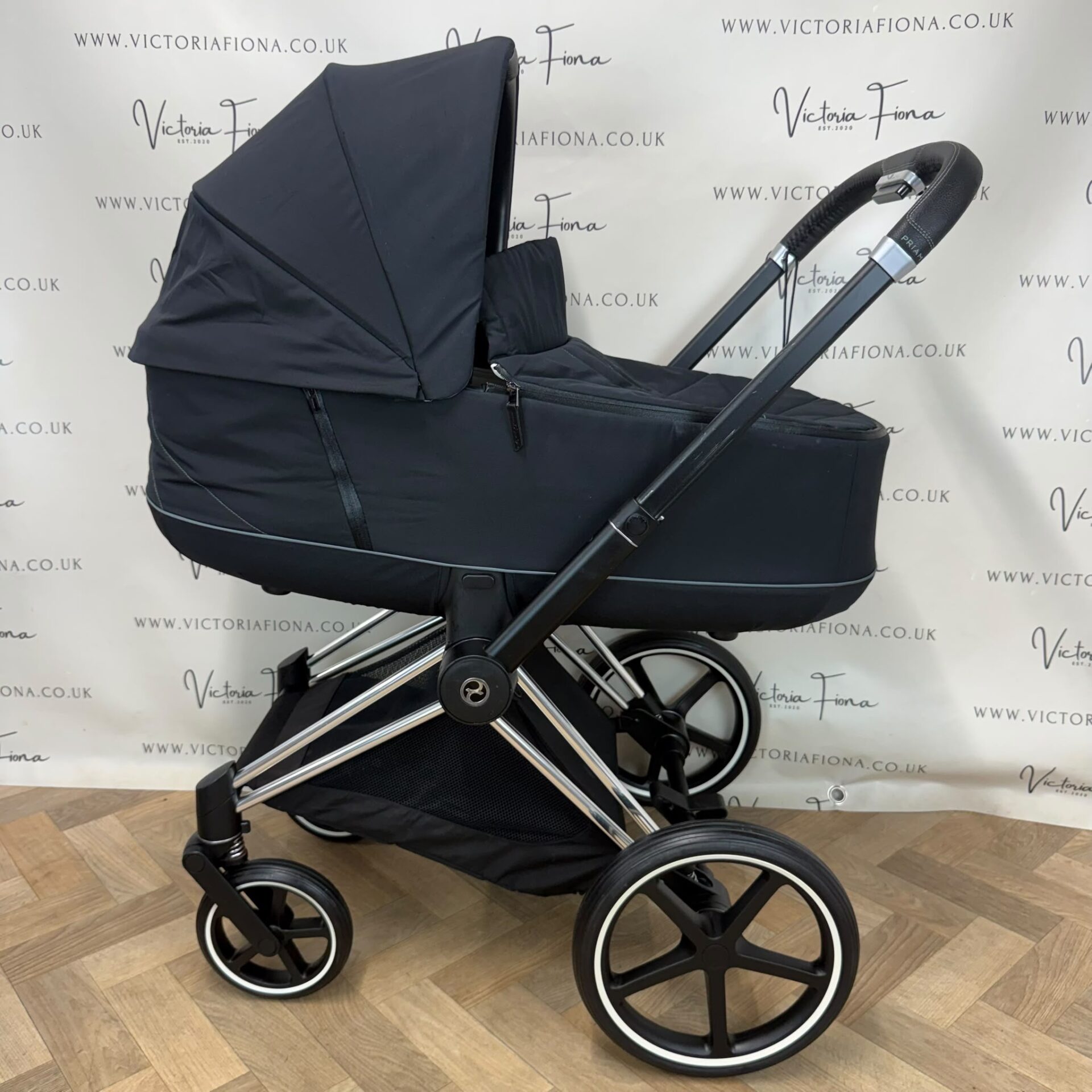 PRELOVED Cybex Priam Carrycot & Pushchair - Black & Chrome - Image 2