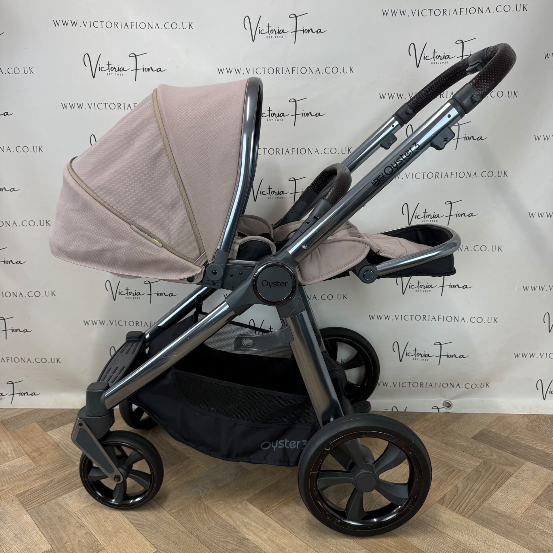 PRELOVED Babystyle Oyster 3 Pushchair Travel System with 360 Spin Lie Flat Car Seat- Butterscotch - Image 6