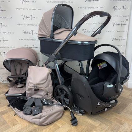 PRELOVED Babystyle Oyster 3 Pushchair Travel System with 360 Spin Lie Flat Car Seat- Butterscotch