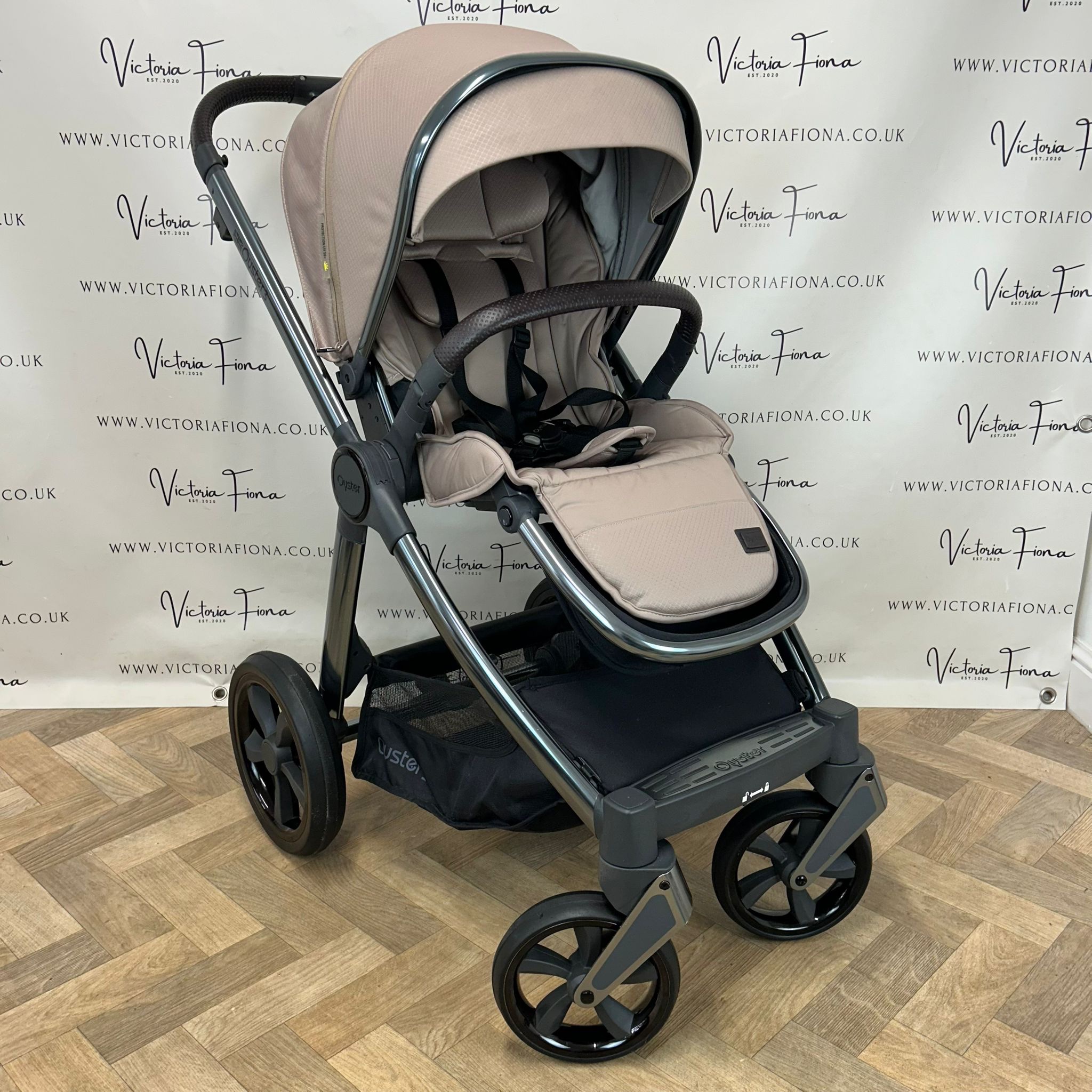 PRELOVED Babystyle Oyster 3 Carrycot & Pushchair - Butterscotch - Image 9