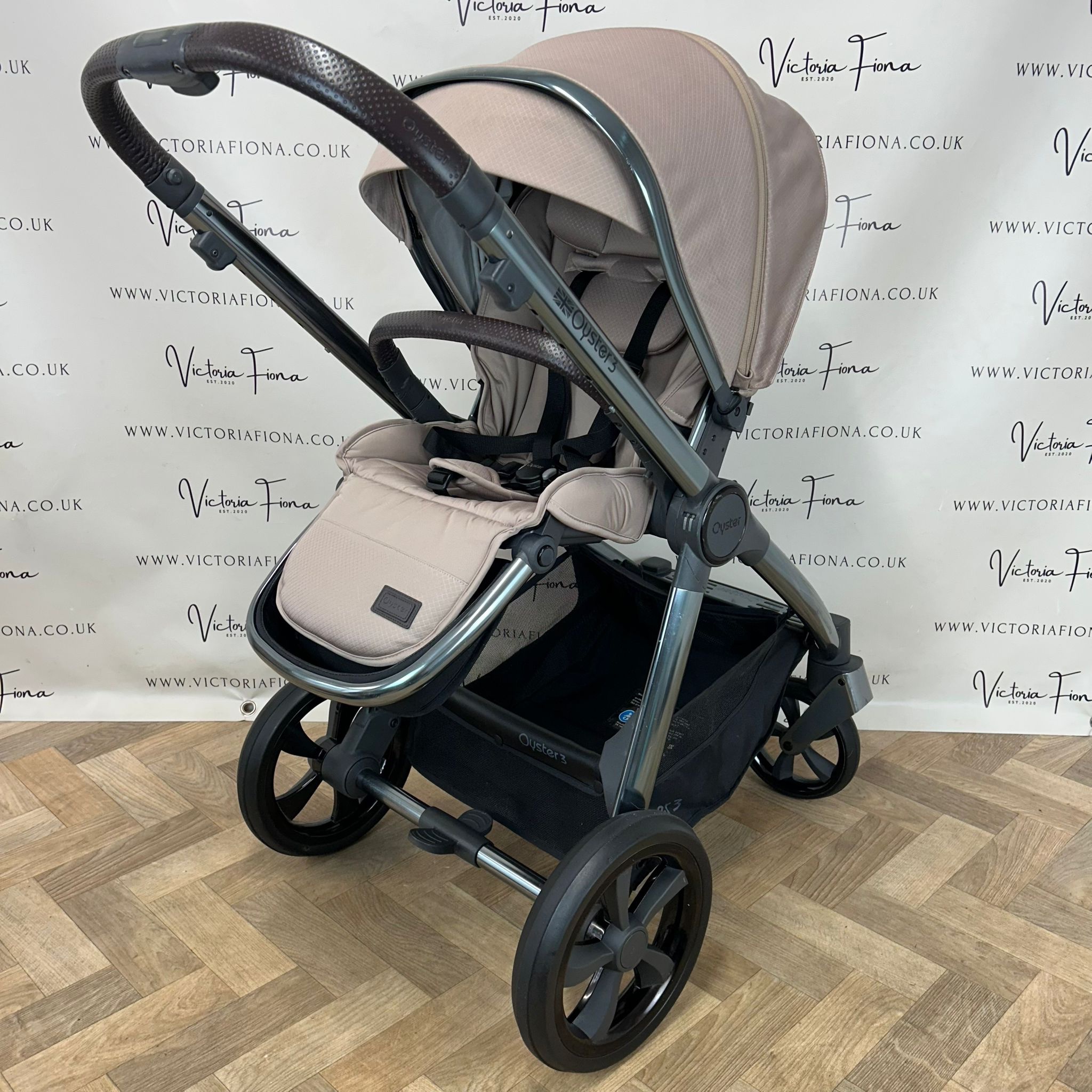 PRELOVED Babystyle Oyster 3 Carrycot & Pushchair - Butterscotch - Image 7