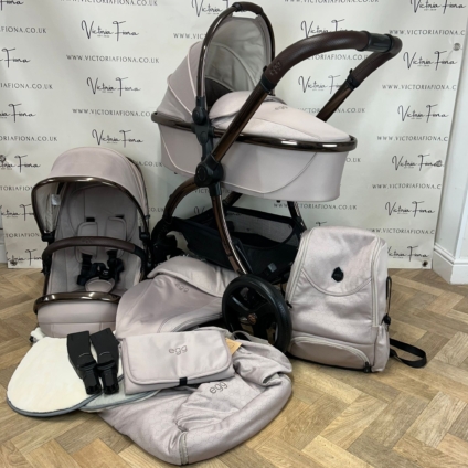 PRELOVED Egg2 Carrycot & Pushchair - Feather Geo