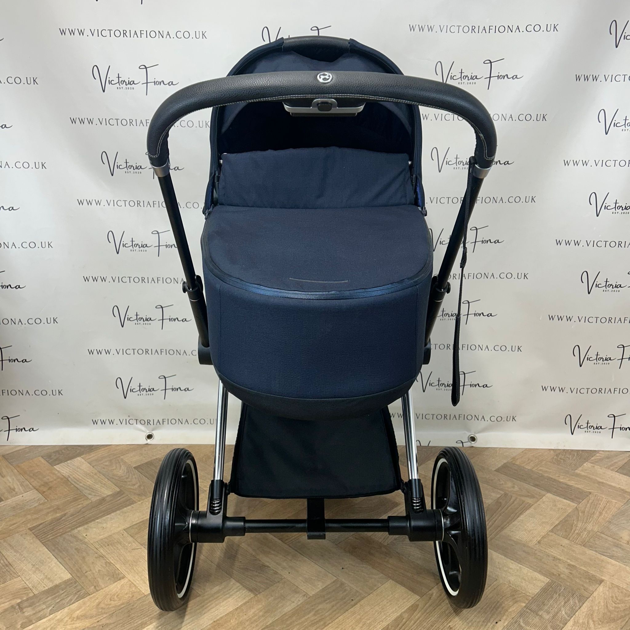 PRELOVED Cybex Priam Carrycot & Pushchair - Indigo Blue & Chrome - Image 3