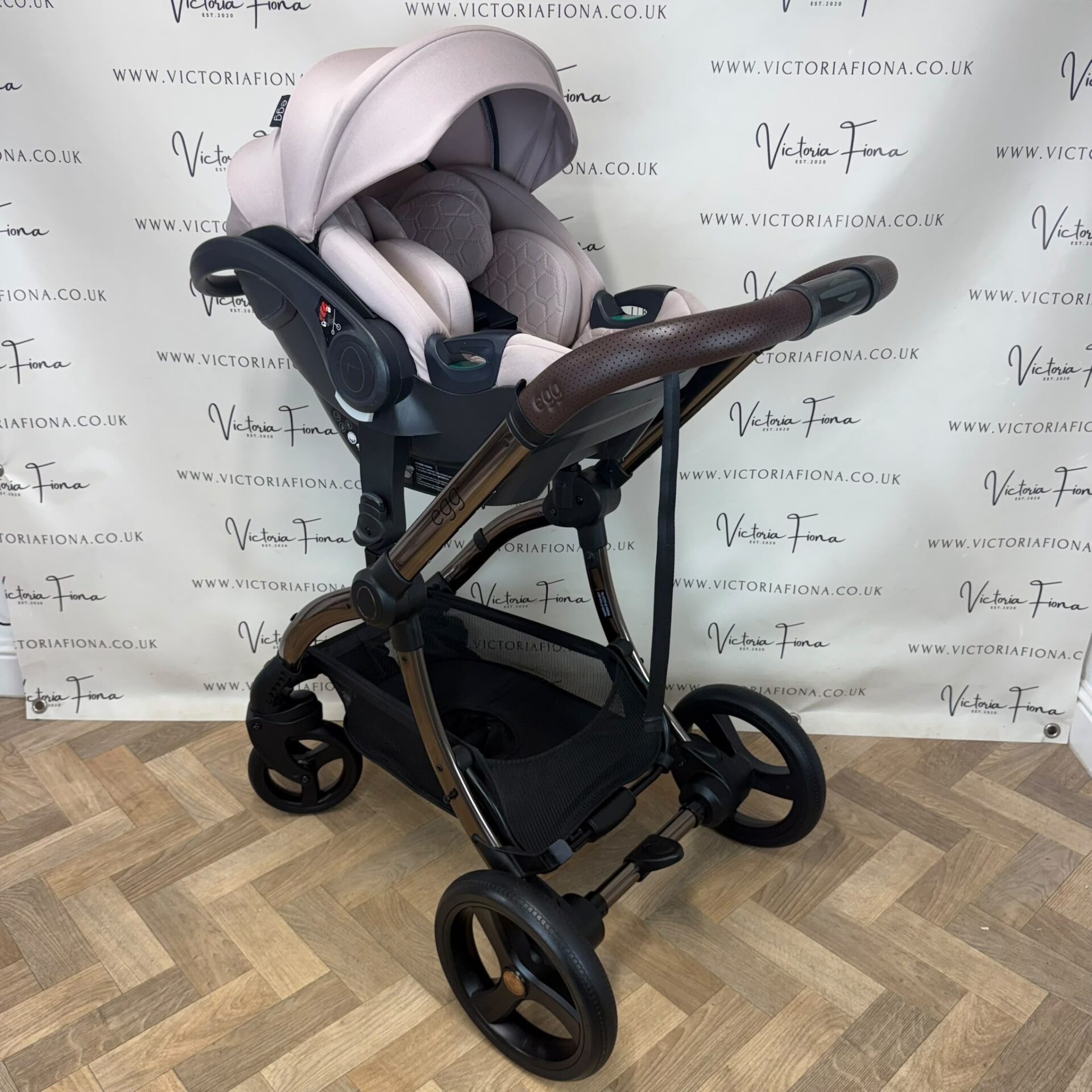 PRELOVED Egg2 Carrycot & Pushchair TRAVEL SYSTEM - Hush Violet - Image 8