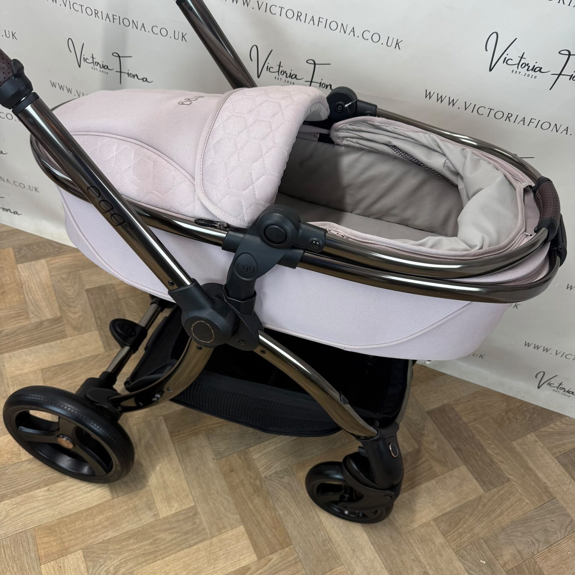 PRELOVED Egg2 Carrycot & Pushchair - Hush Violet - Image 4