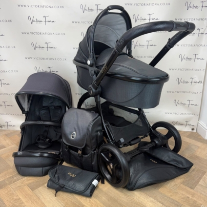 PRELOVED Egg2 Carrycot & Pushchair - Jurassic Black 🖤