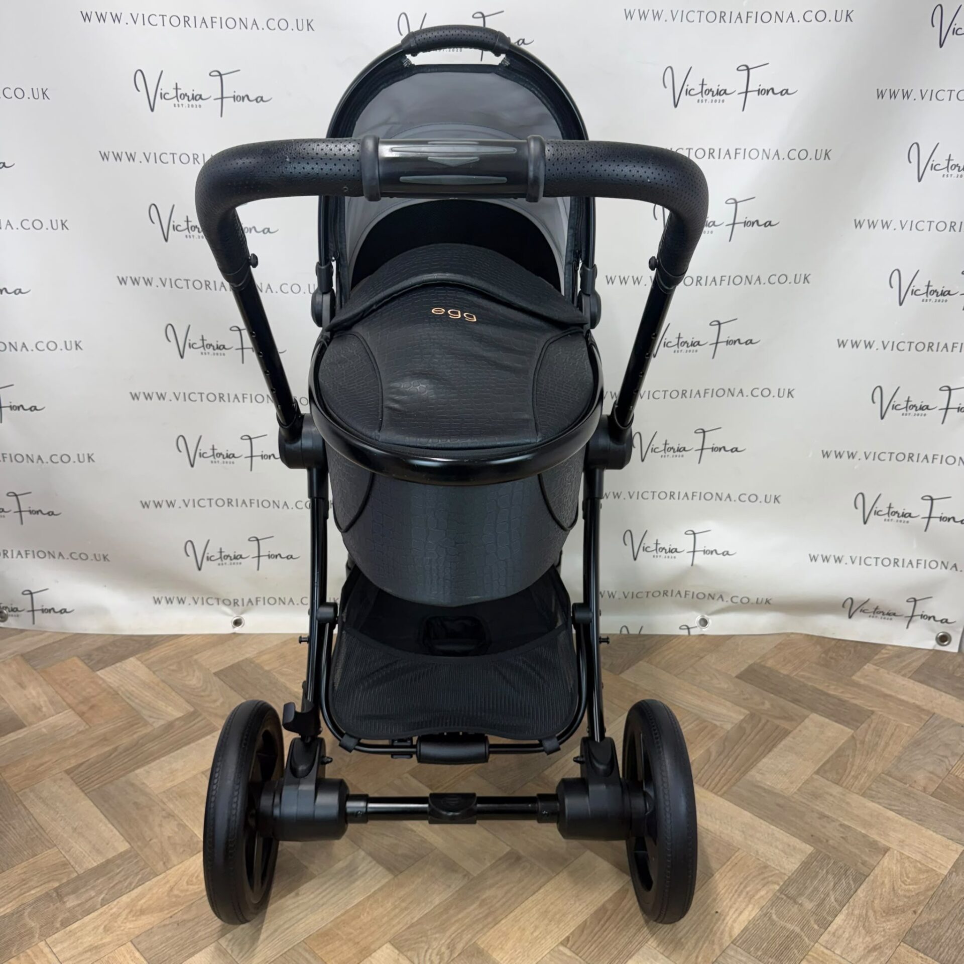PRELOVED Egg2 Carrycot & Pushchair - Jurassic Black π€ - Image 3