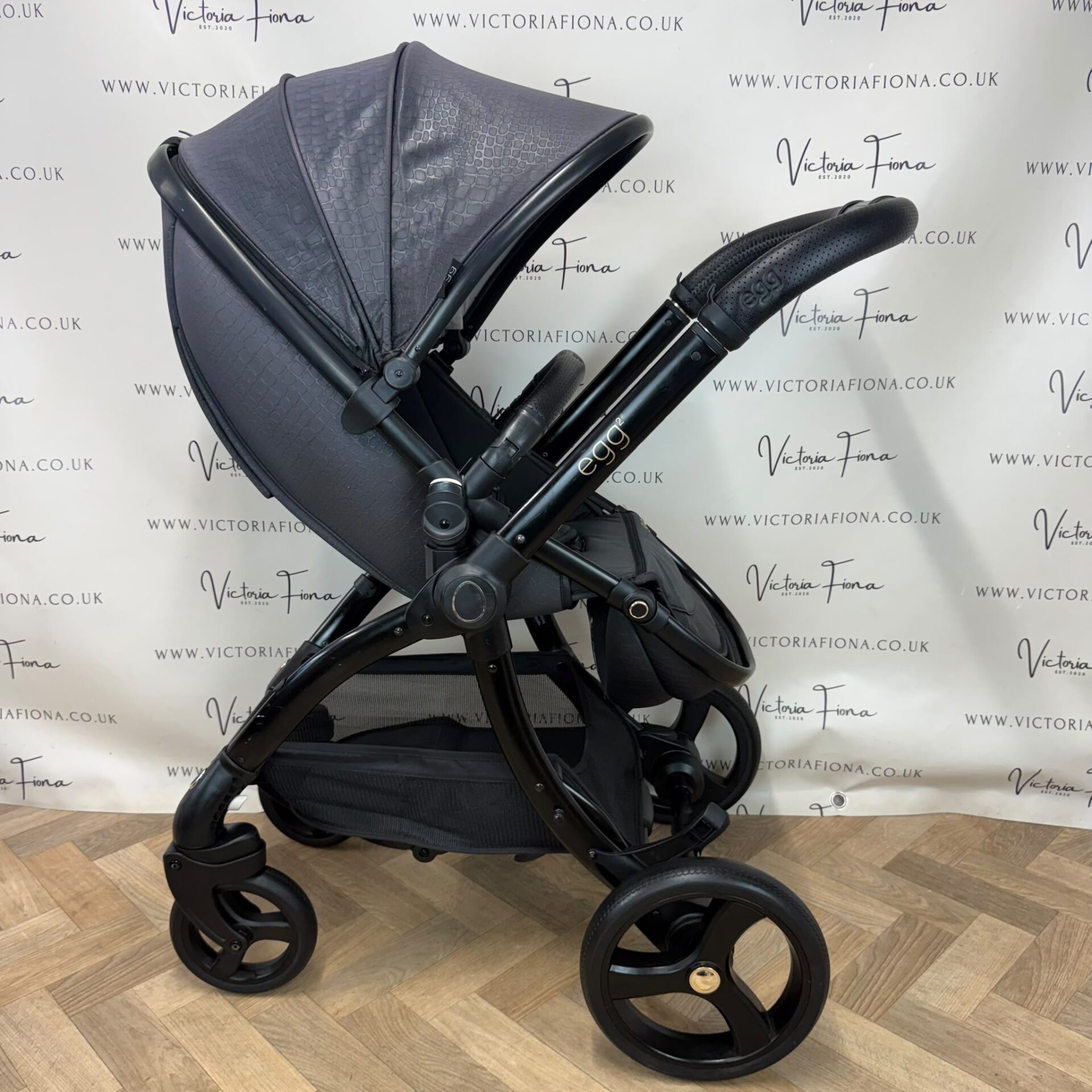 PRELOVED Egg2 Carrycot & Pushchair - Jurassic Black π€ - Image 7