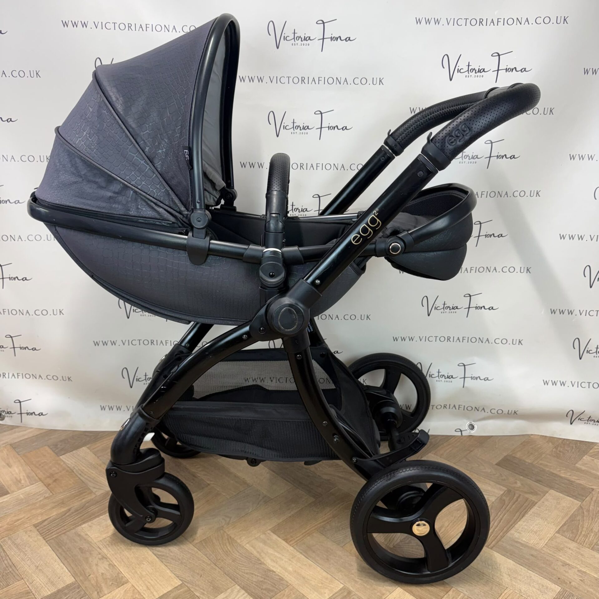 PRELOVED Egg2 Carrycot & Pushchair - Jurassic Black π€ - Image 8