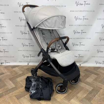 PRELOVED Silver Cross Clic 2 Compact Stroller - Latte RRP£295
