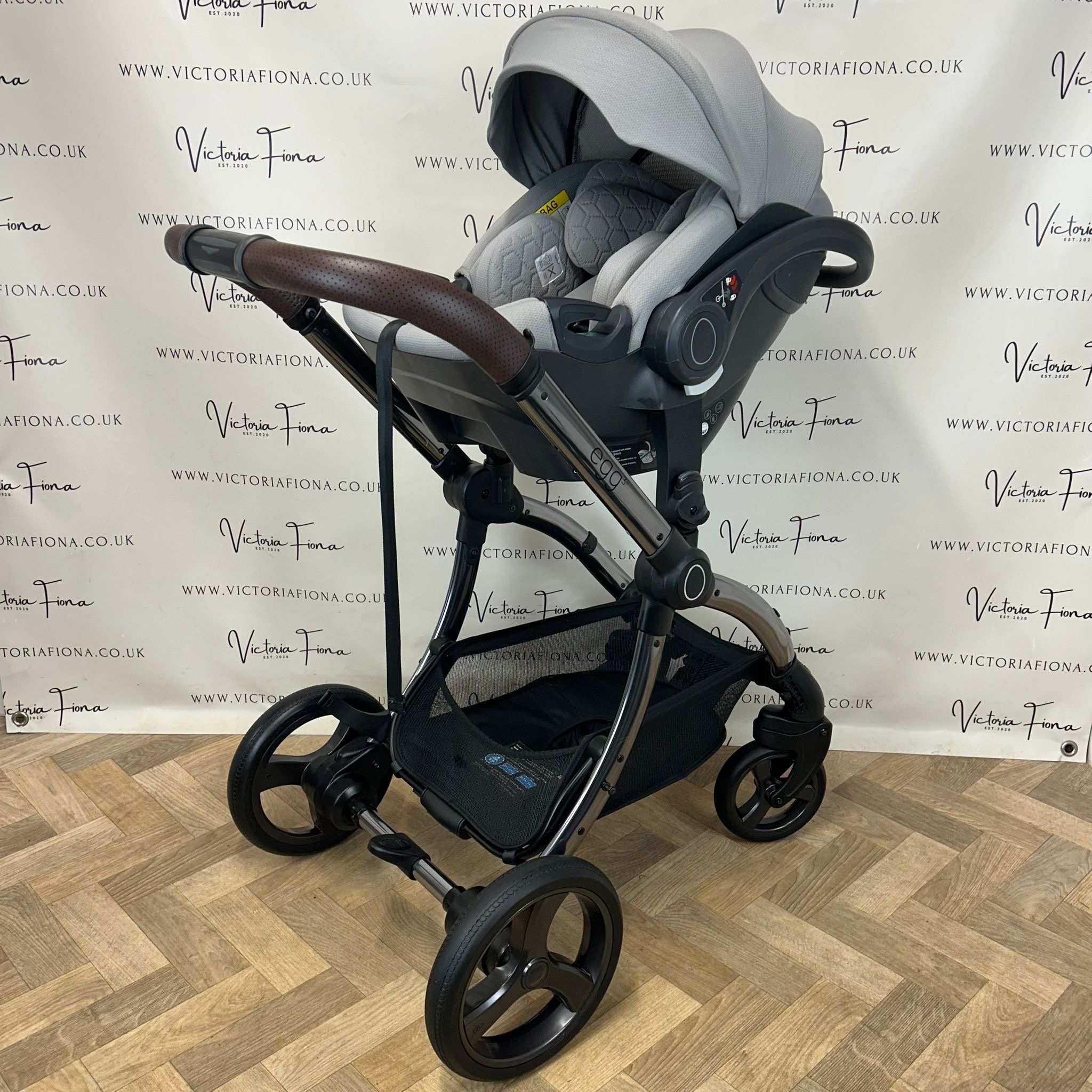 PRELOVED Egg 3 Pushchair & Carrycot - Full Travel System – Glacier - Image 9