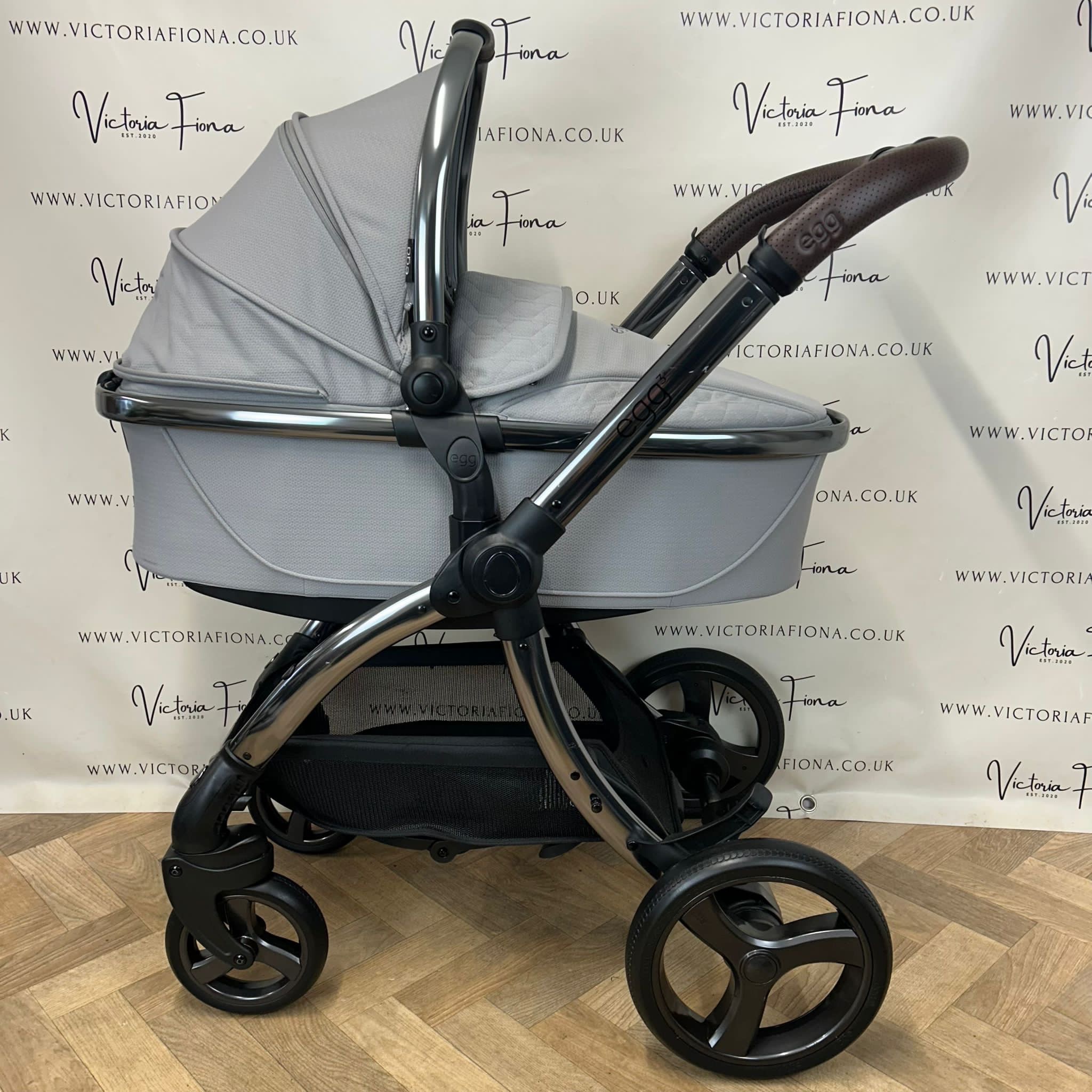 PRELOVED Egg 3 Pushchair & Carrycot - Full Travel System – Glacier - Image 2