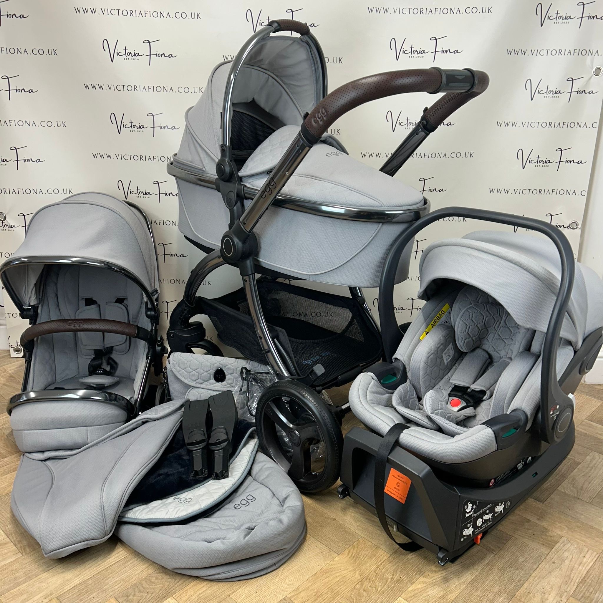 PRELOVED Egg 3 Pushchair & Carrycot - Full Travel System – Glacier