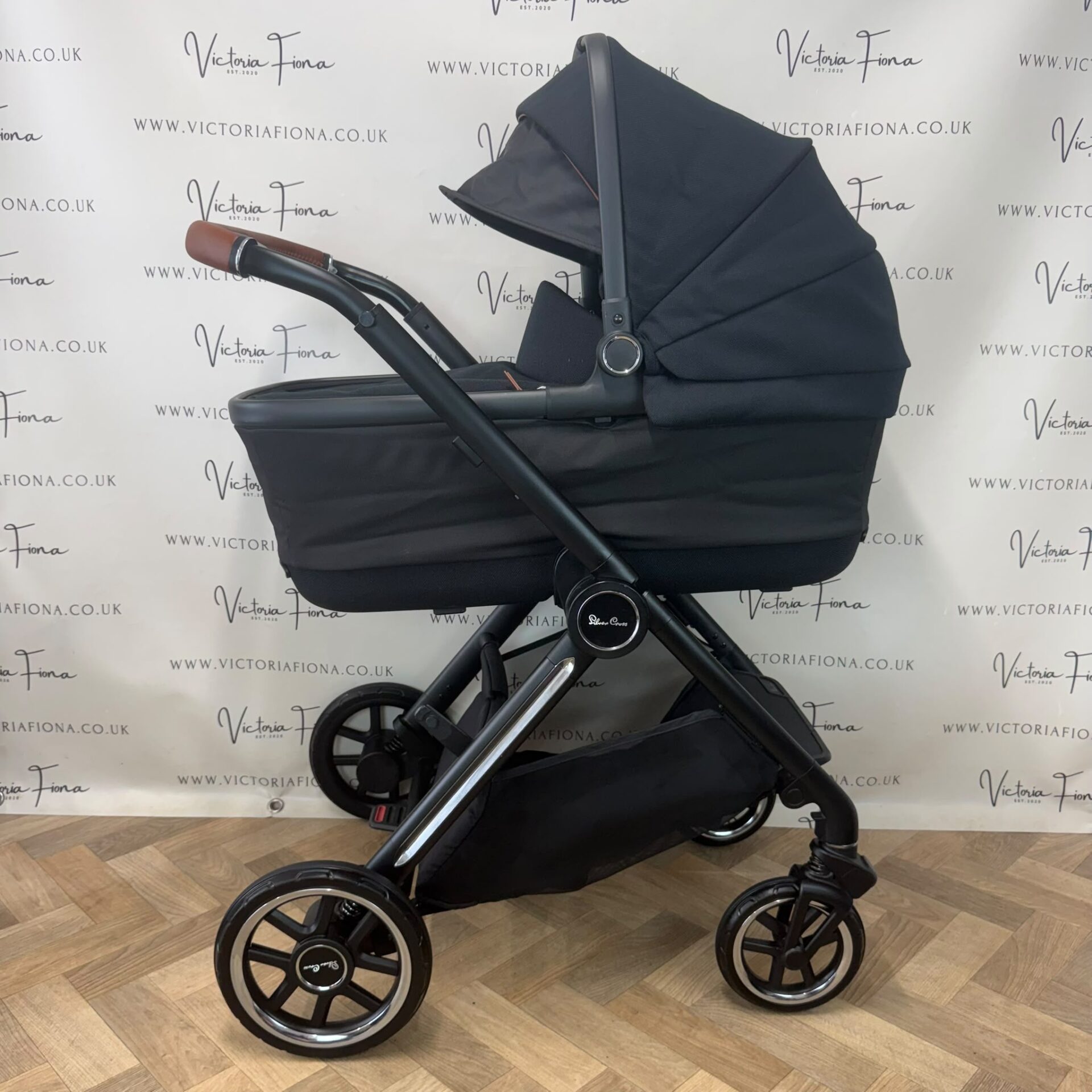 PRELOVED Silver Cross Reef Carrycot, Pushchair & Maxi Cosi Pebble 360 Pro Car Seat and Isofix - Orbit Black - Image 3