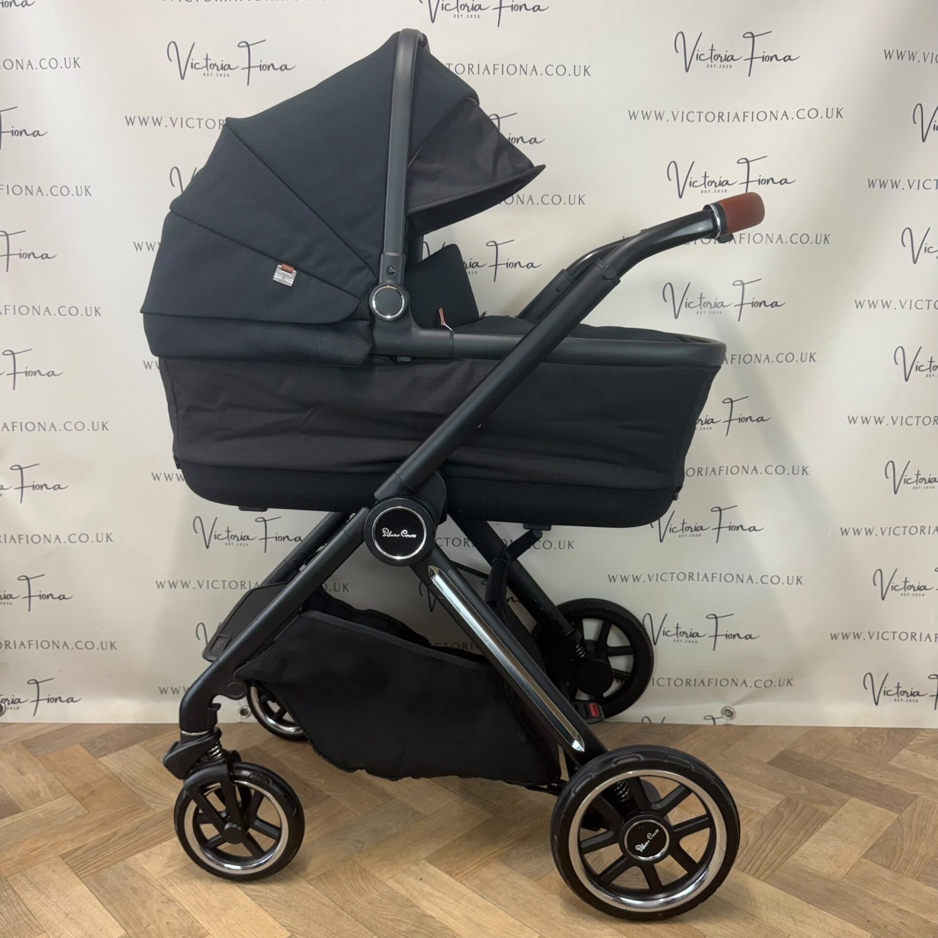 PRELOVED Silver Cross Reef Carrycot, Pushchair & Maxi Cosi Pebble 360 Pro Car Seat and Isofix - Orbit Black - Image 2