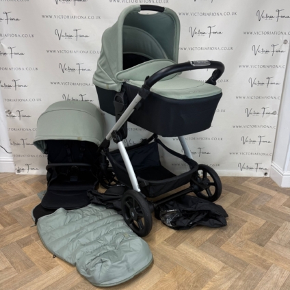 PRELOVED Silver Cross Tide Pushchair & Carrycot - Sage Green