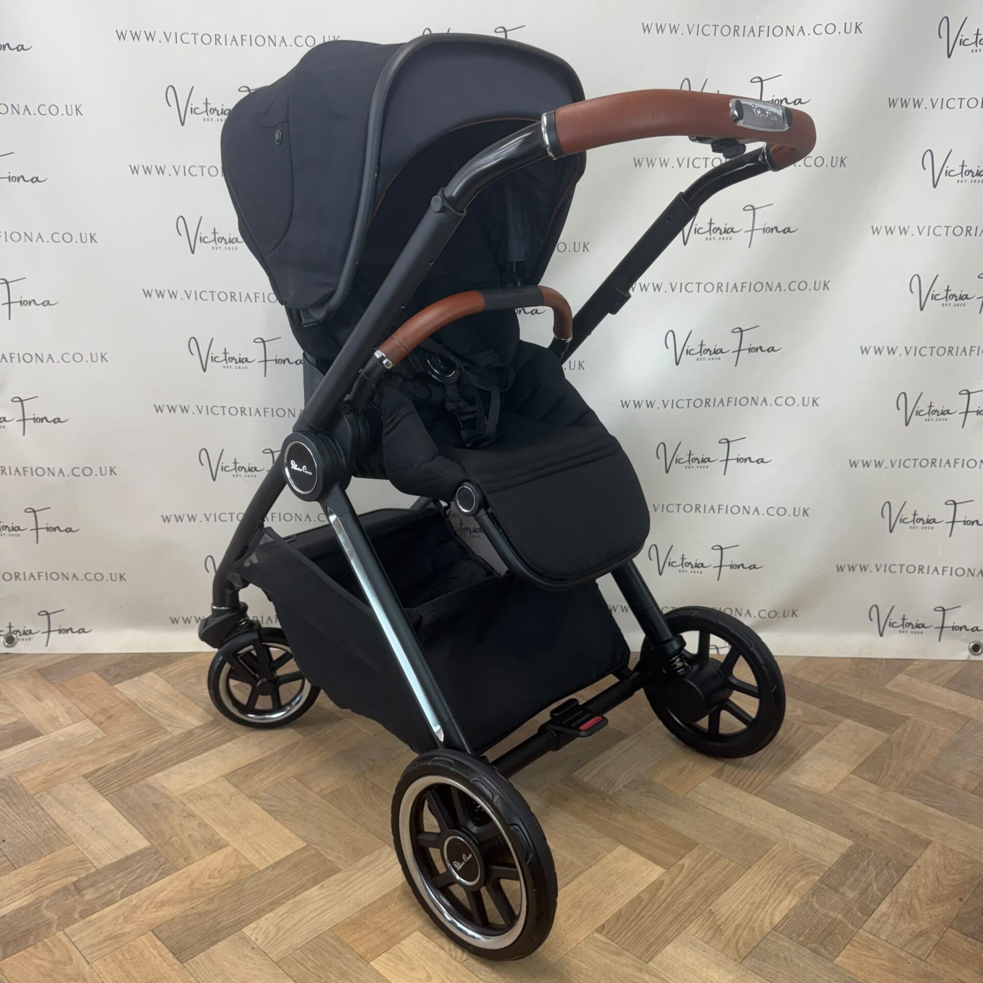 PRELOVED Silver Cross Reef Carrycot, Pushchair & Maxi Cosi Pebble 360 Pro Car Seat and Isofix - Orbit Black - Image 4