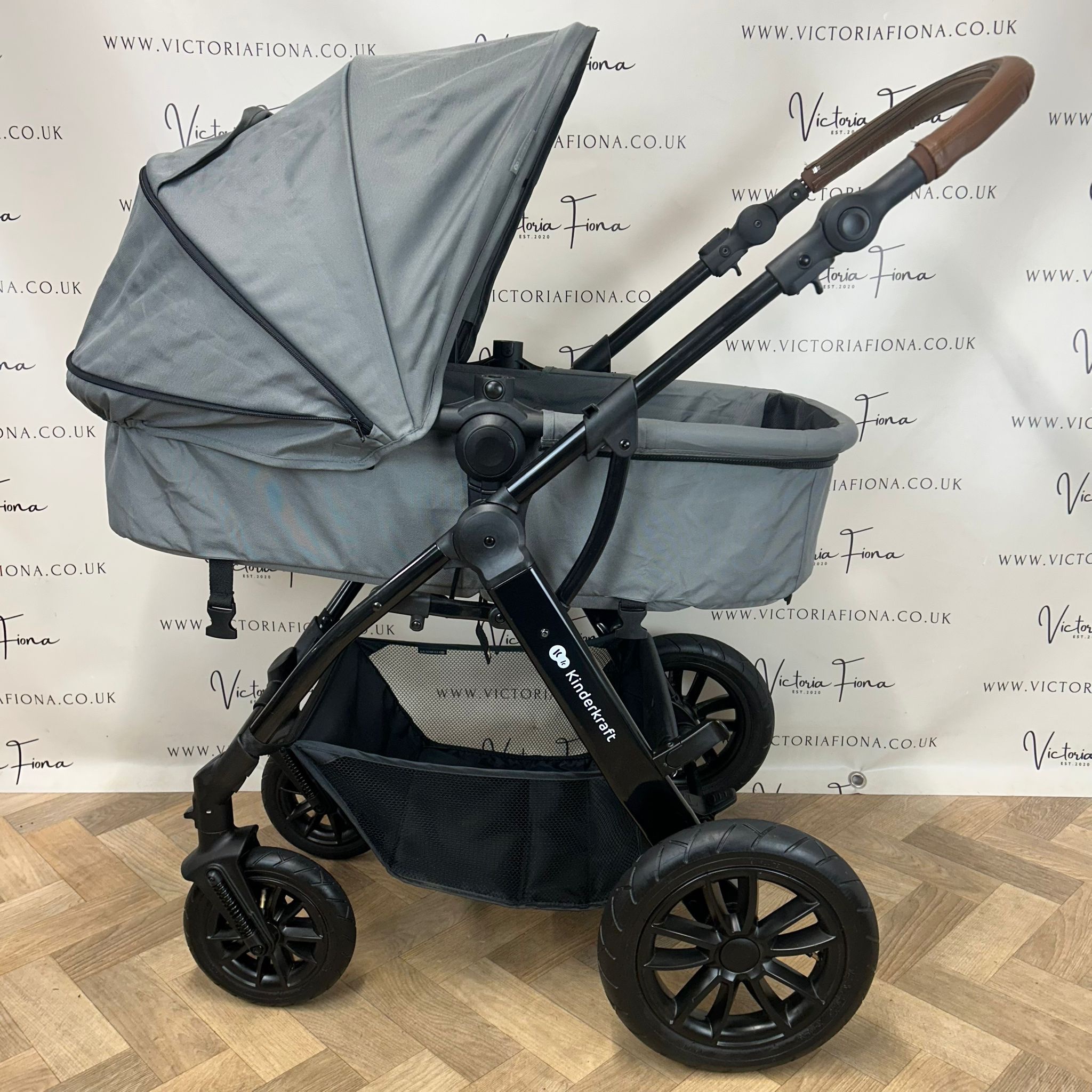 PRELOVED Kinderkraft Moov Carrycot & Pushchair with Car Seat - GREY - Image 2