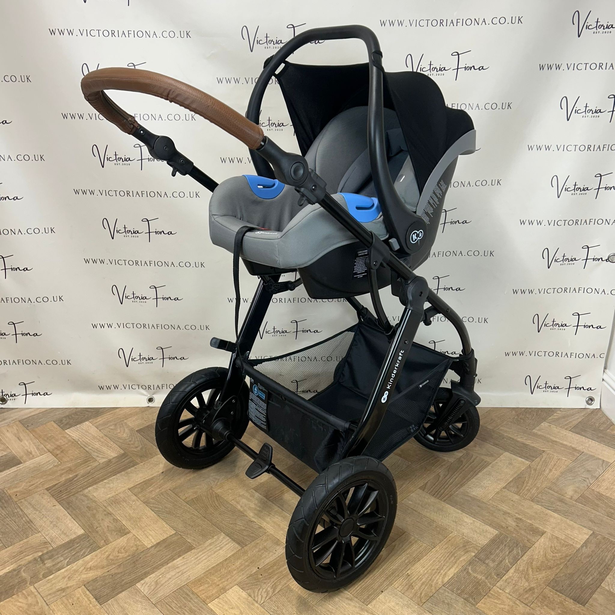 PRELOVED Kinderkraft Moov Carrycot & Pushchair with Car Seat - GREY - Image 8