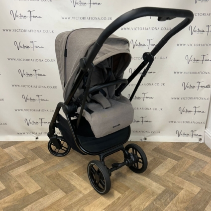 PRELOVED Maxi Cosi Leona2 Parent & World Facing Compact Pushchair Stroller - Twillic RRP£424