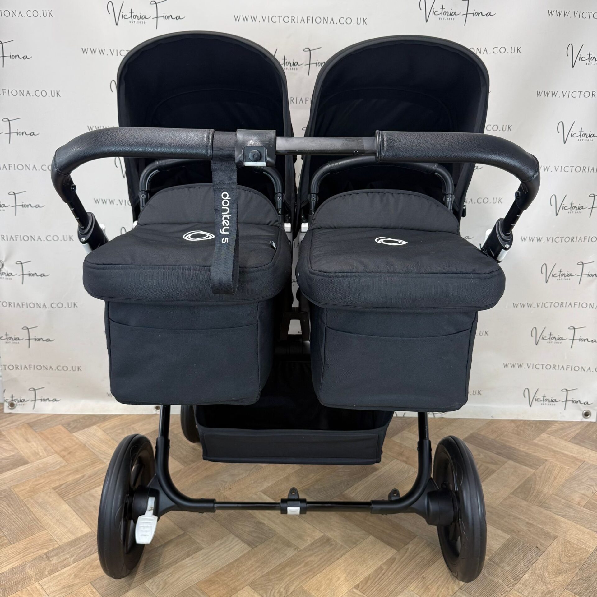 PRELOVED Bugaboo Donkey 5 TWIN Double Pushchair - Black with Black Chassis - Image 3