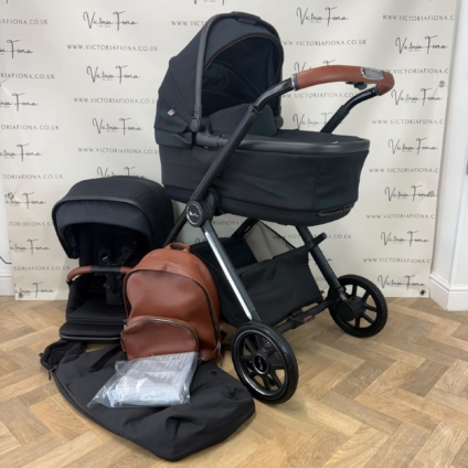 PRELOVED Silver Cross Reef Carrycot & Pushchair - Orbit Black 🖤