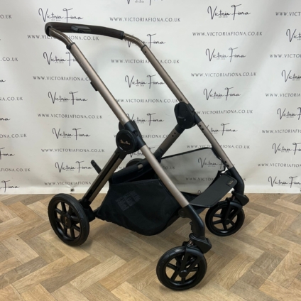 PRELOVED Silver Cross Reef Chassis - Ganache