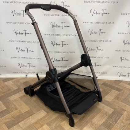 PRELOVED Silver Cross Reef Chassis - Ganache