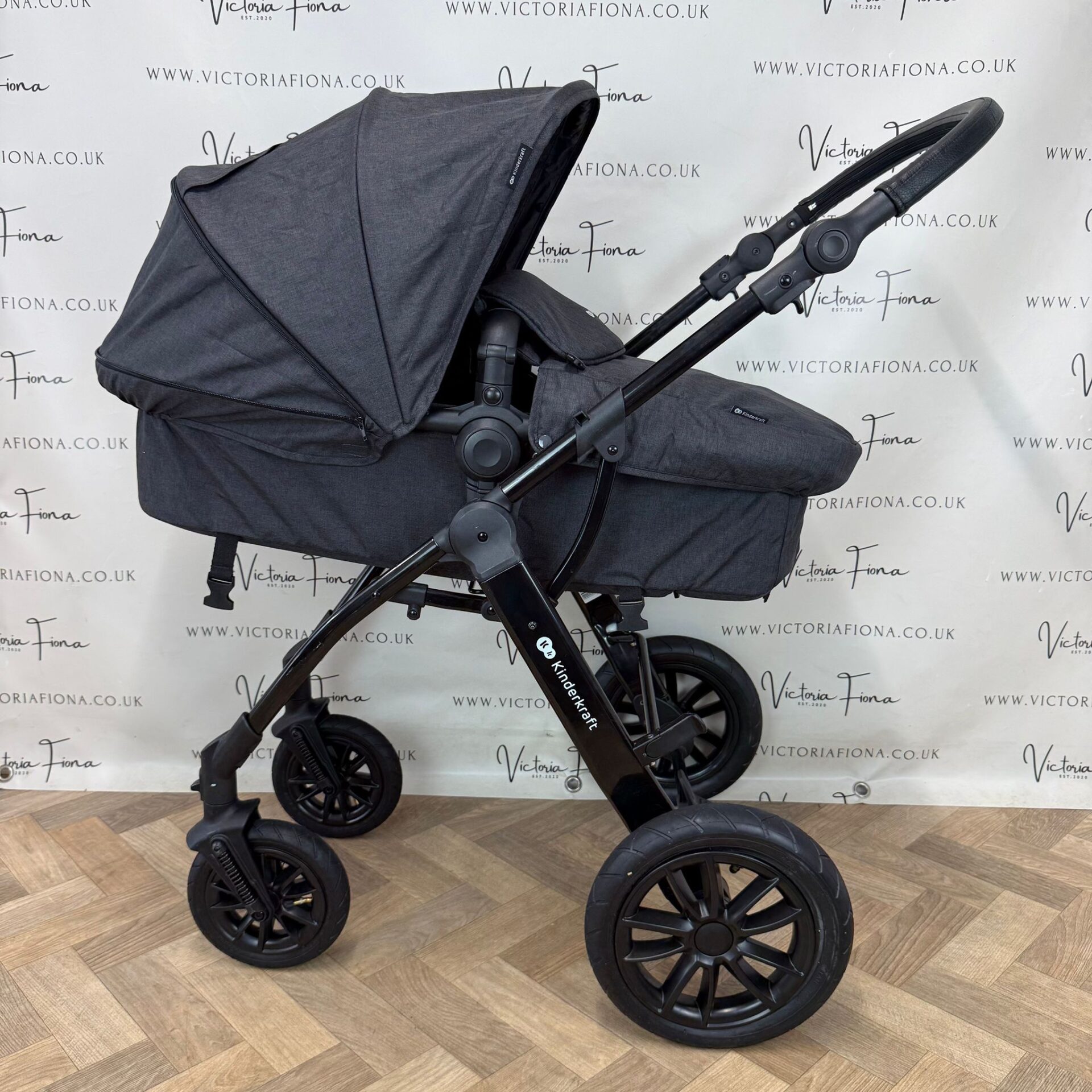 PRELOVED Kinderkraft Moov Carrycot & Pushchair with Car Seat - BLACK - Image 2