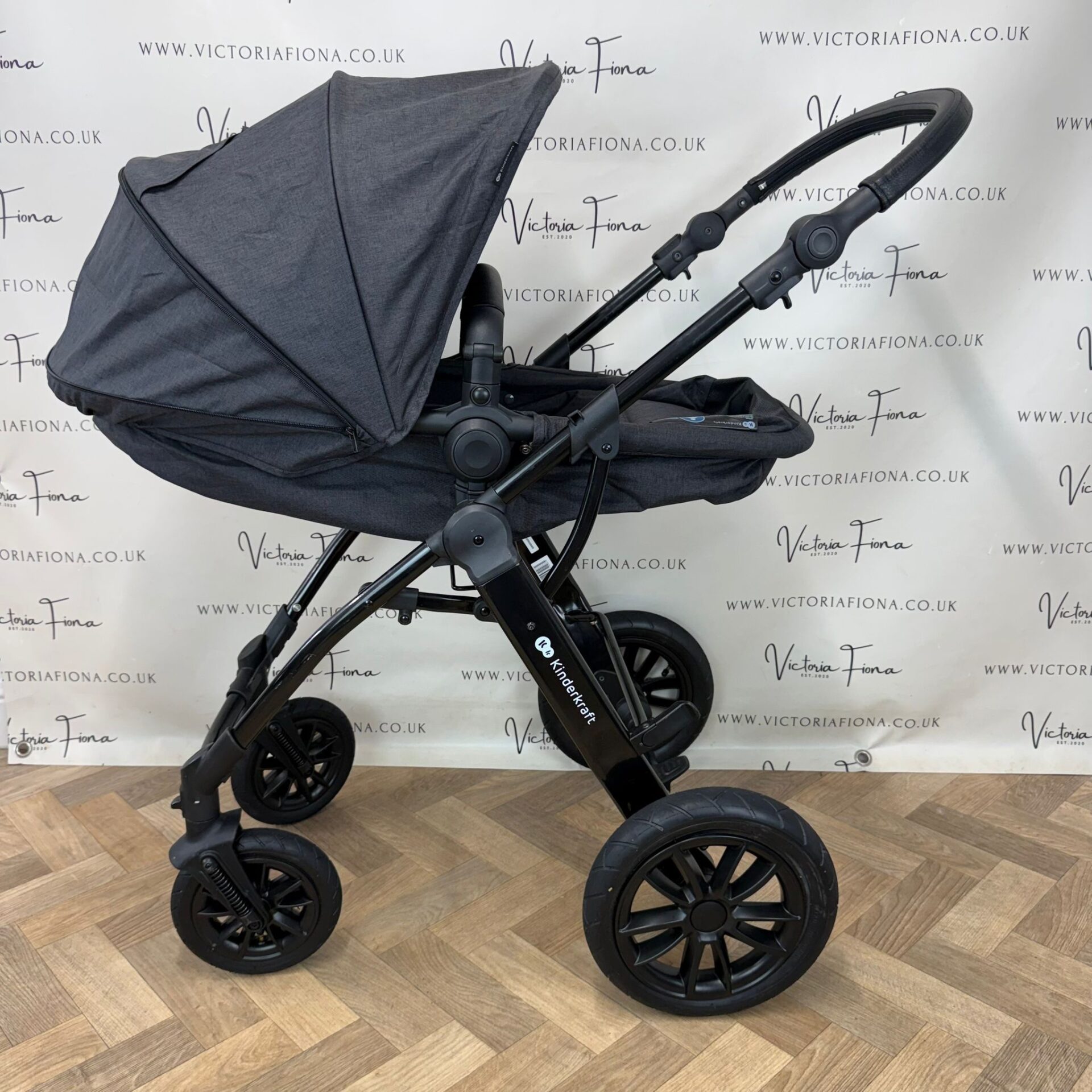 PRELOVED Kinderkraft Moov Carrycot & Pushchair with Car Seat - BLACK - Image 4