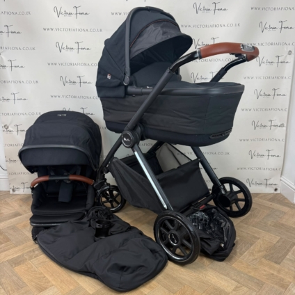 PRELOVED Silver Cross Reef Carrycot & Pushchair - Orbit Black