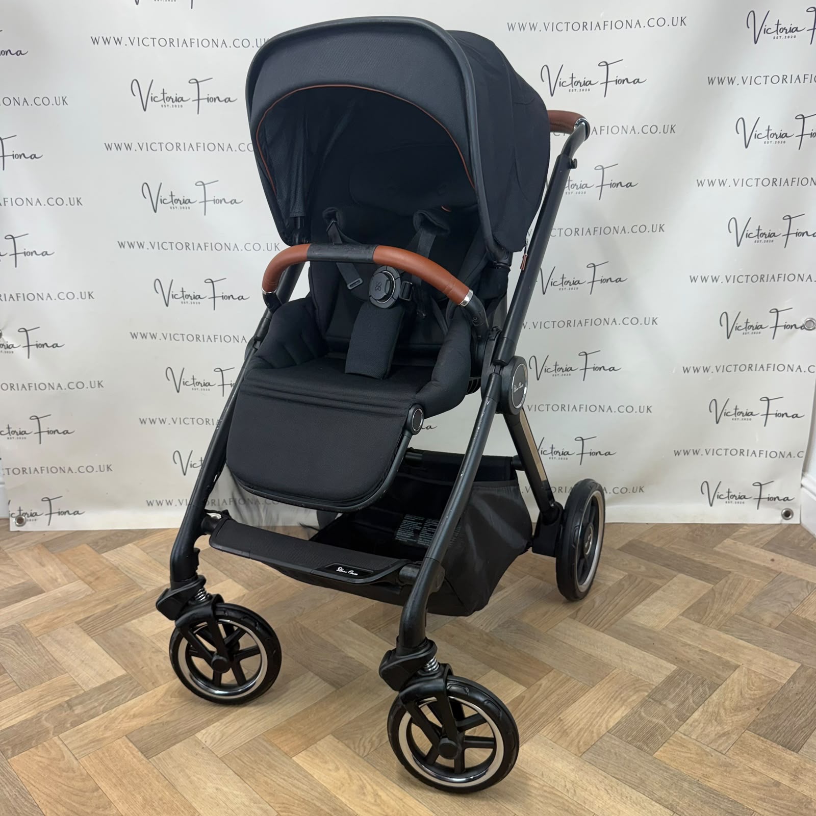 PRELOVED Silver Cross Reef Carrycot & Pushchair - Orbit Black - Image 9