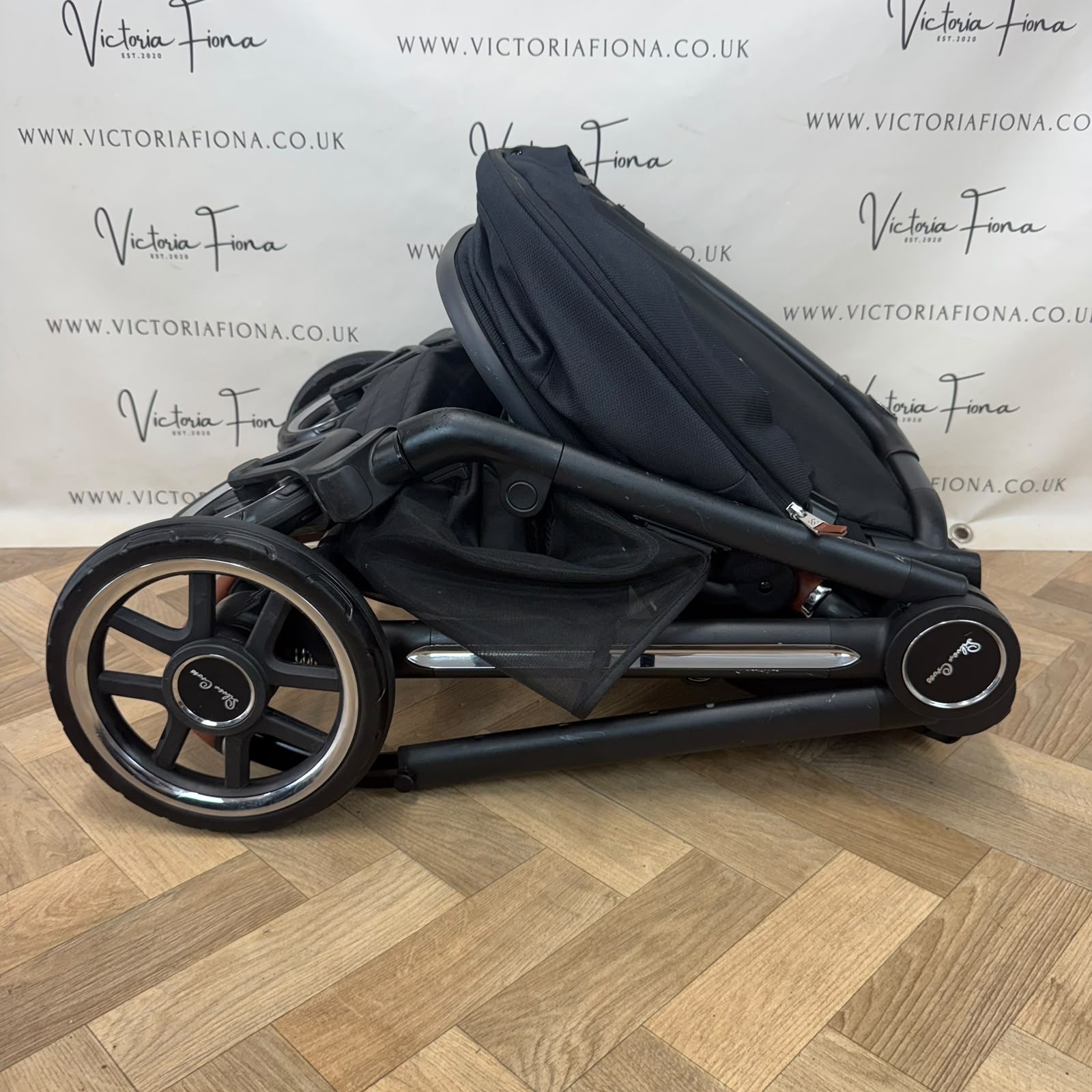 PRELOVED Silver Cross Reef Carrycot & Pushchair - Orbit Black - Image 10