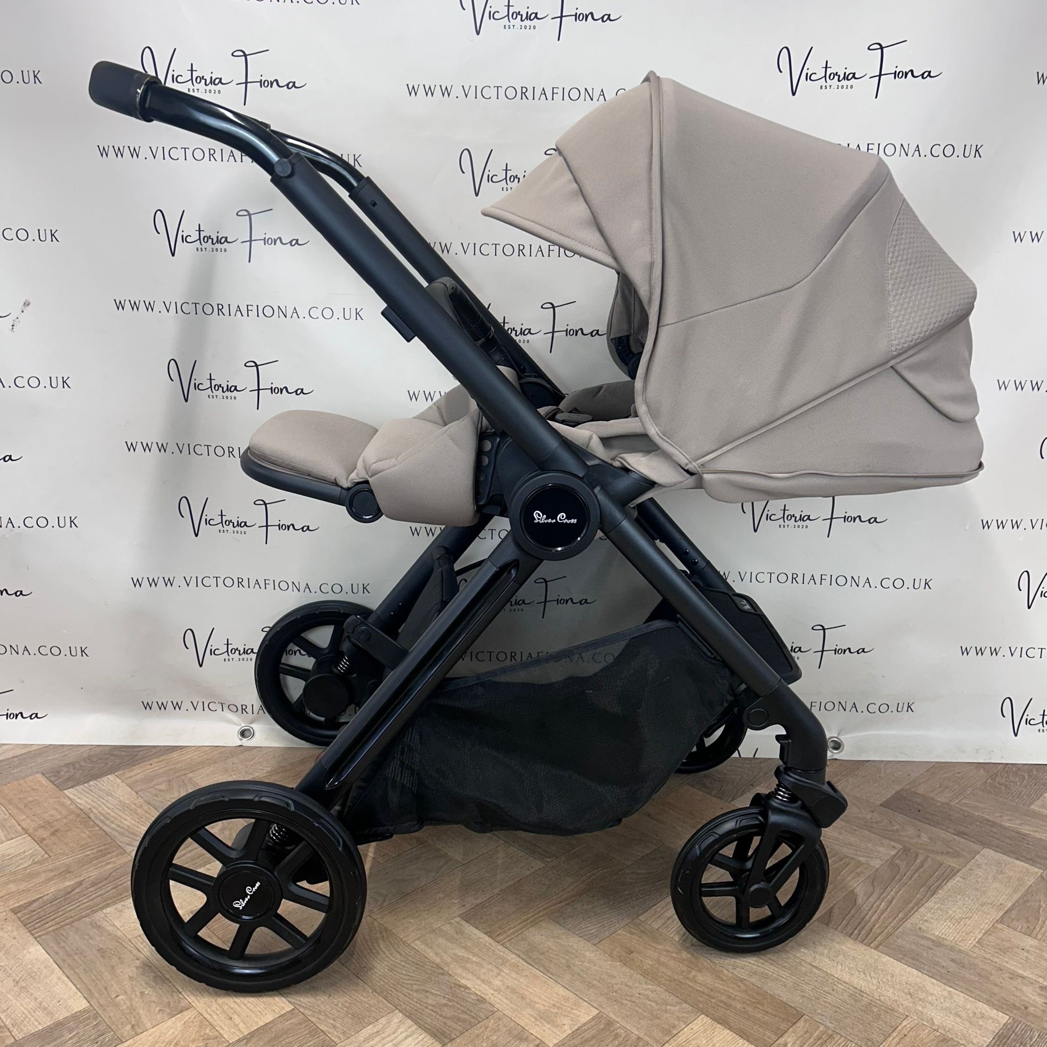 PRELOVED Silver Cross Reef 2 Carrycot & Pushchair - Mocha - Image 6