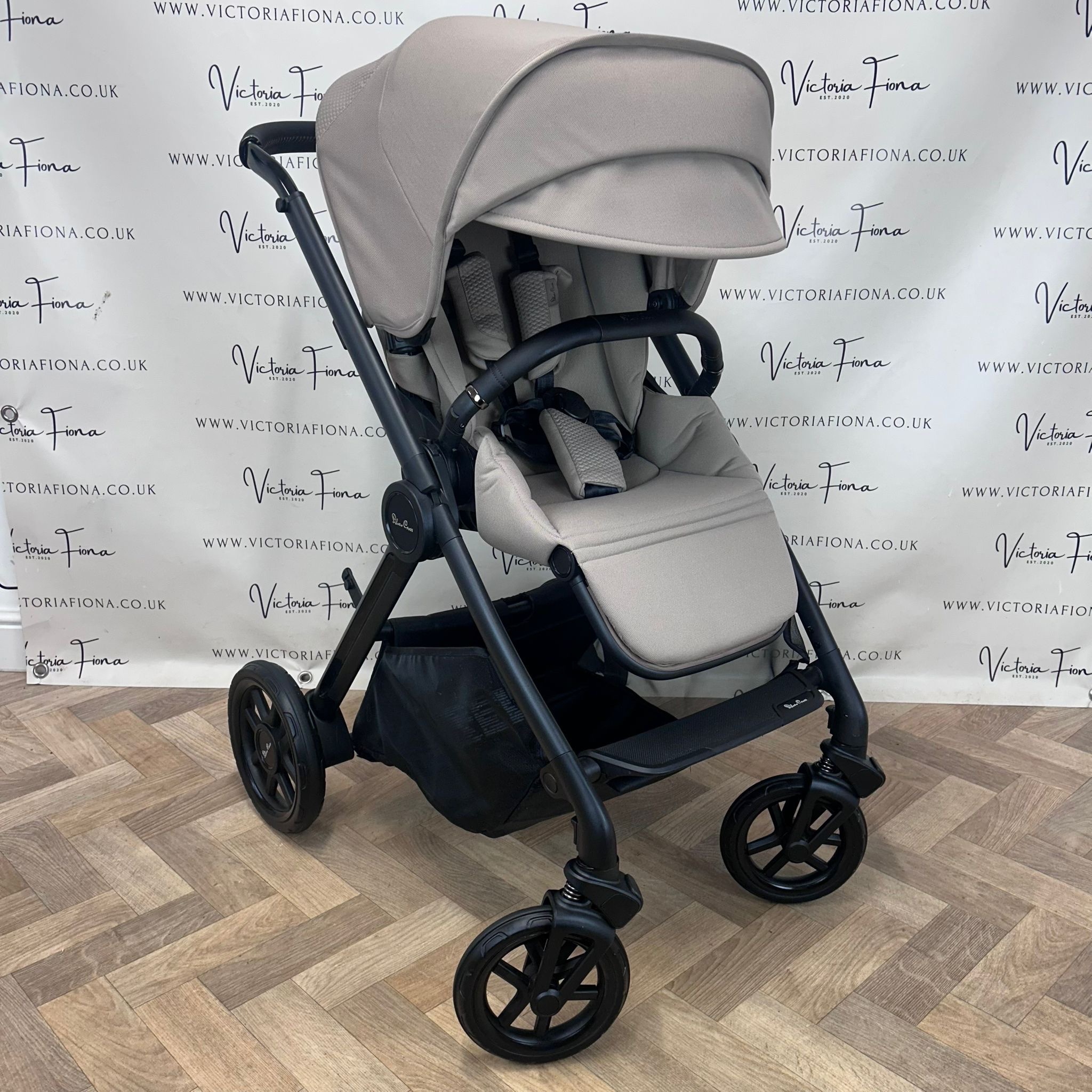 PRELOVED Silver Cross Reef 2 Carrycot & Pushchair - Mocha - Image 8