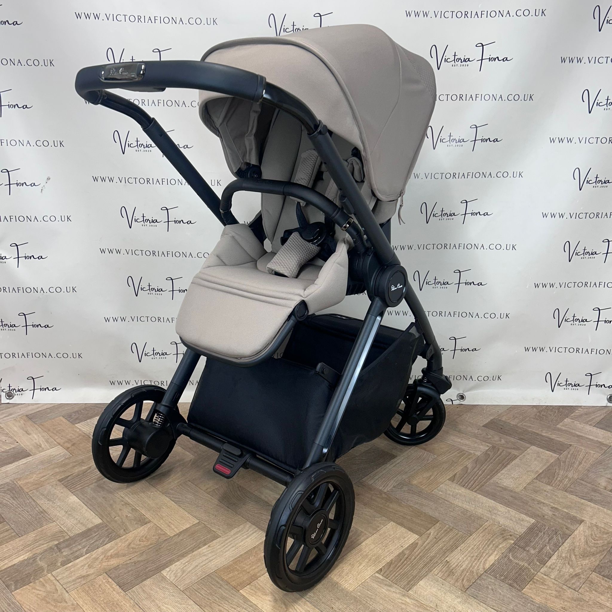 PRELOVED Silver Cross Reef 2 Carrycot & Pushchair - Mocha - Image 7