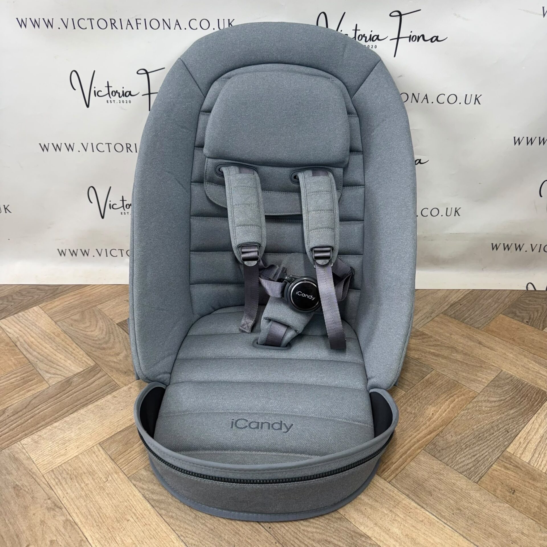 PRELOVED iCandy Peach 7 Carrycot & Pushchair with Cybex Cloud Z & Isofix - LIGHT GREY - Image 7