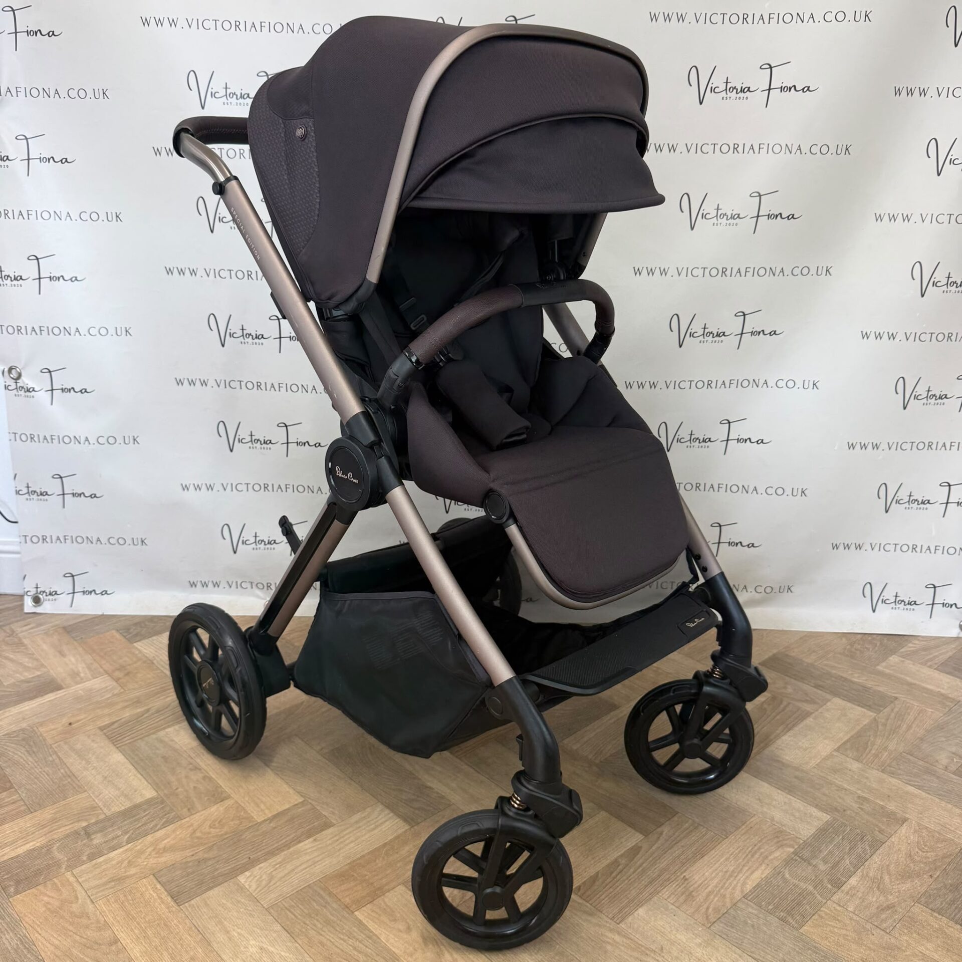 PRELOVED Silver Cross Reef 2 Carrycot & Pushchair - Ganache - Image 8
