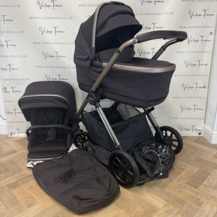 PRELOVED Silver Cross Reef 2 Carrycot & Pushchair - Ganache