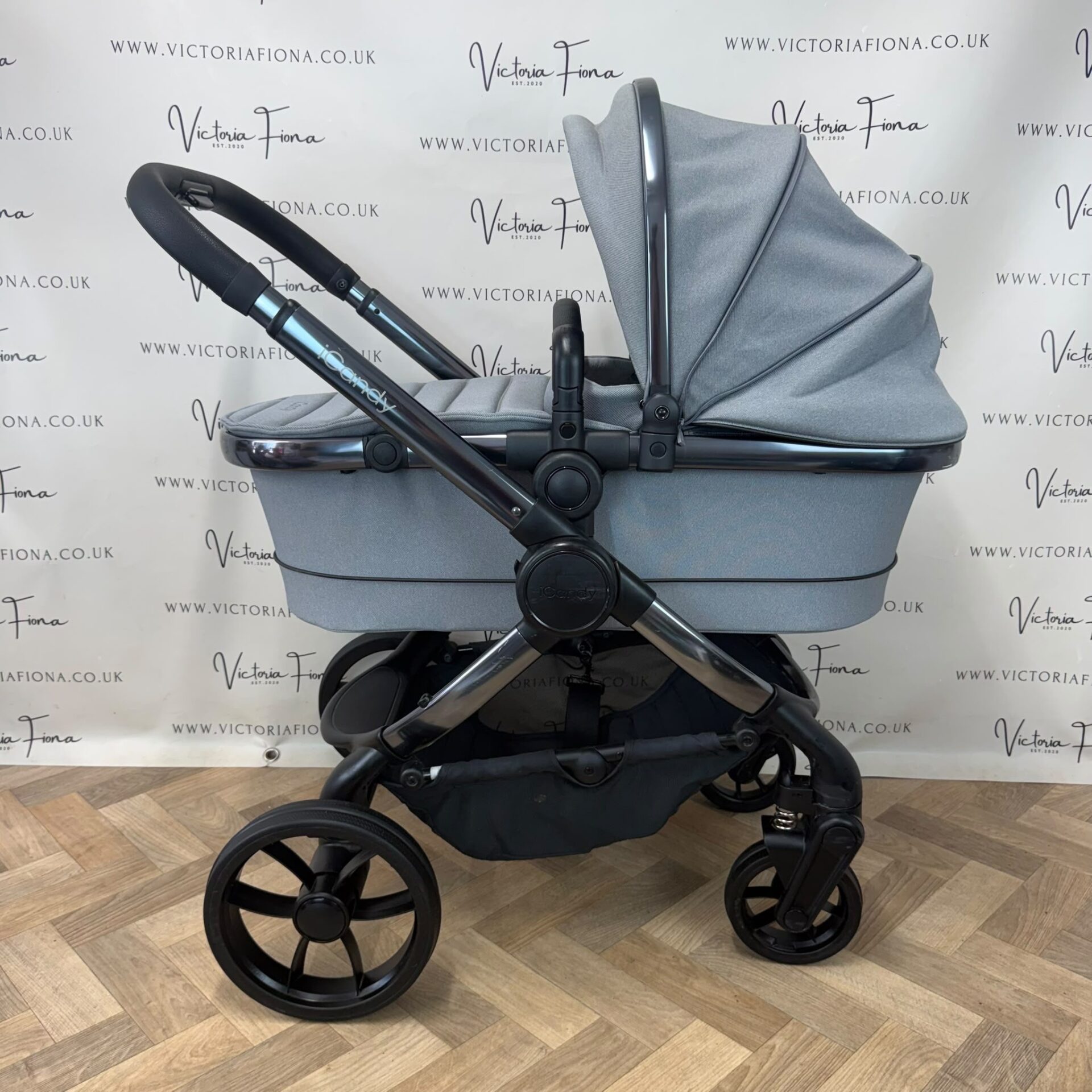 PRELOVED iCandy Peach 7 Carrycot & Pushchair with Cybex Cloud Z & Isofix - LIGHT GREY - Image 2