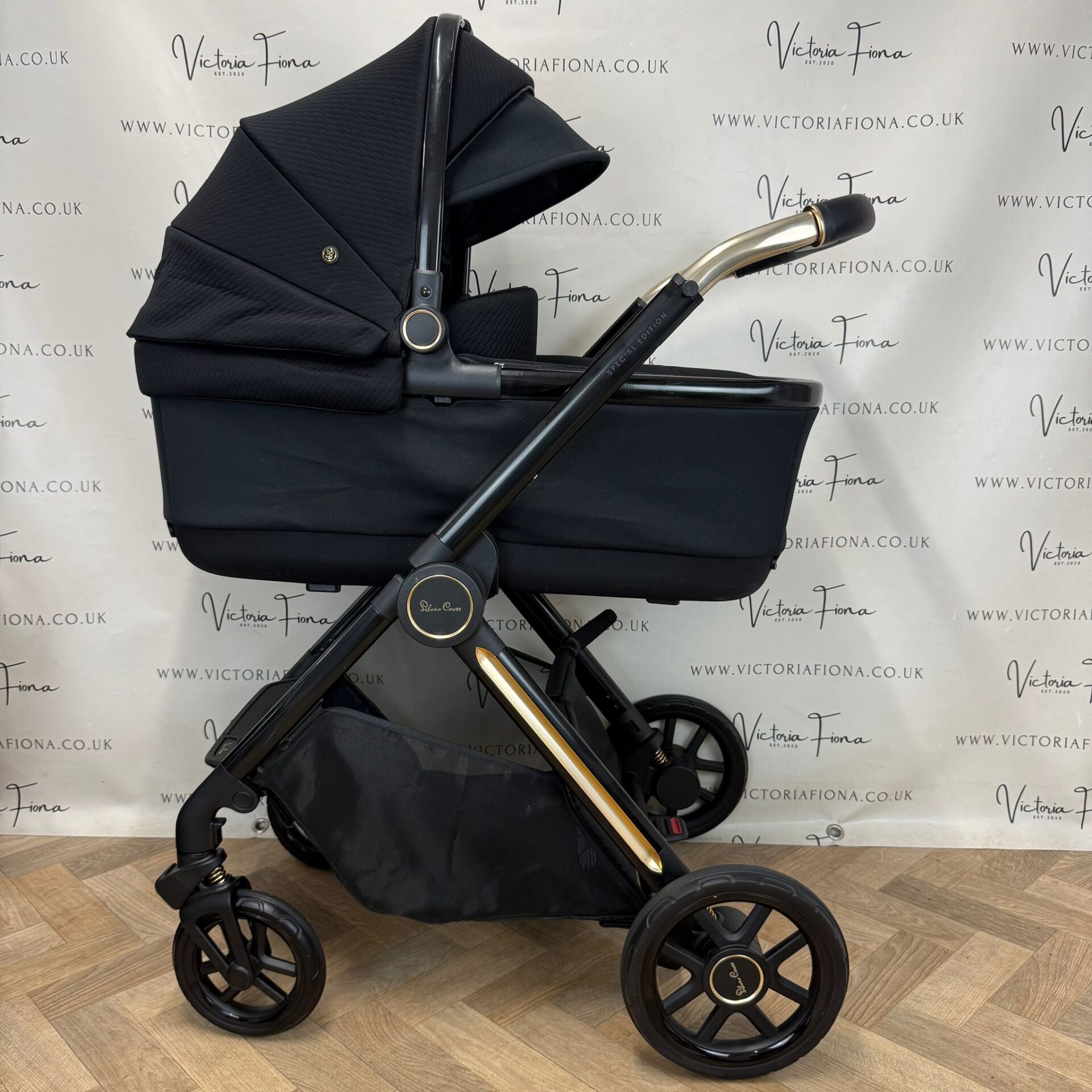 PRELOVED Silver Cross Reef 2 Carrycot & Pushchair - Espresso - Image 2