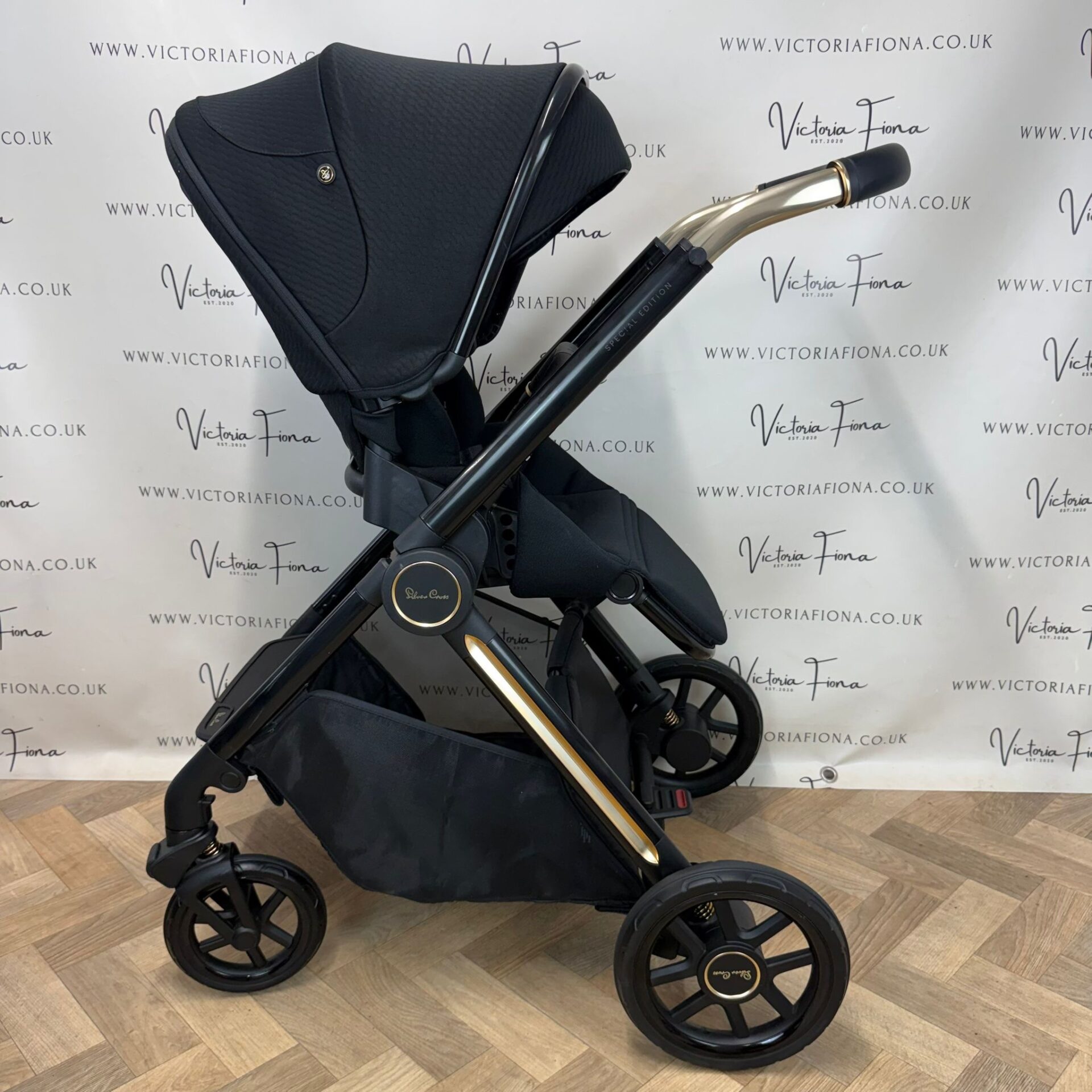 PRELOVED Silver Cross Reef 2 Carrycot & Pushchair - Espresso - Image 6