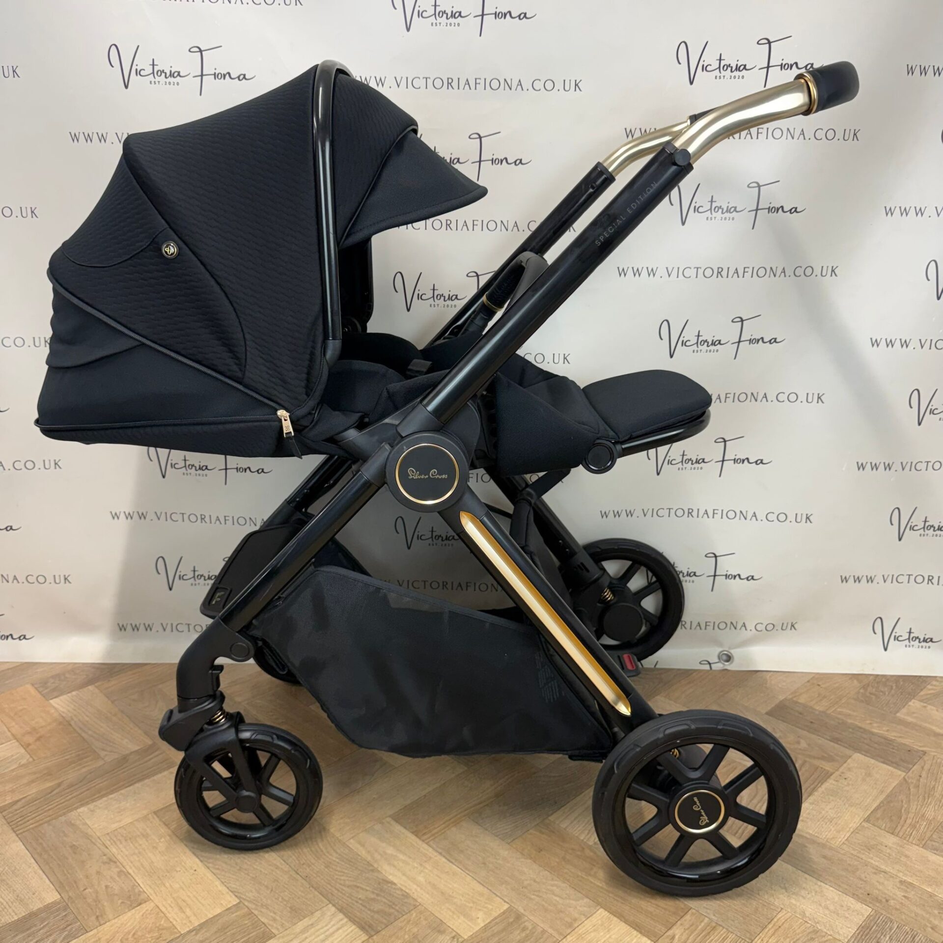 PRELOVED Silver Cross Reef 2 Carrycot & Pushchair - Espresso - Image 7