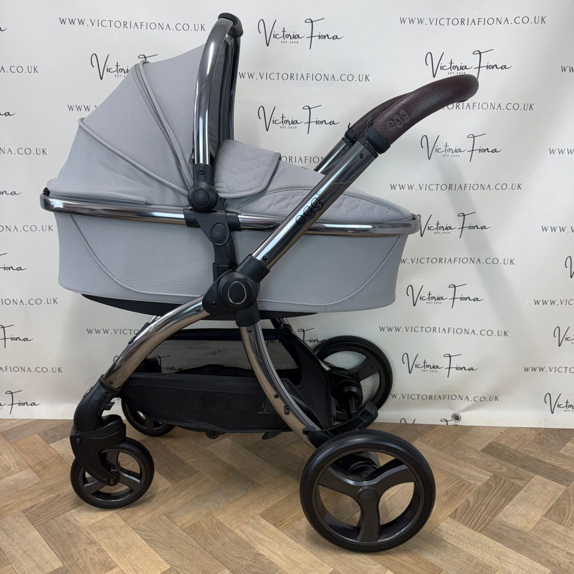 PRELOVED Egg 3 Pushchair & Carrycot - Glacier - Image 2