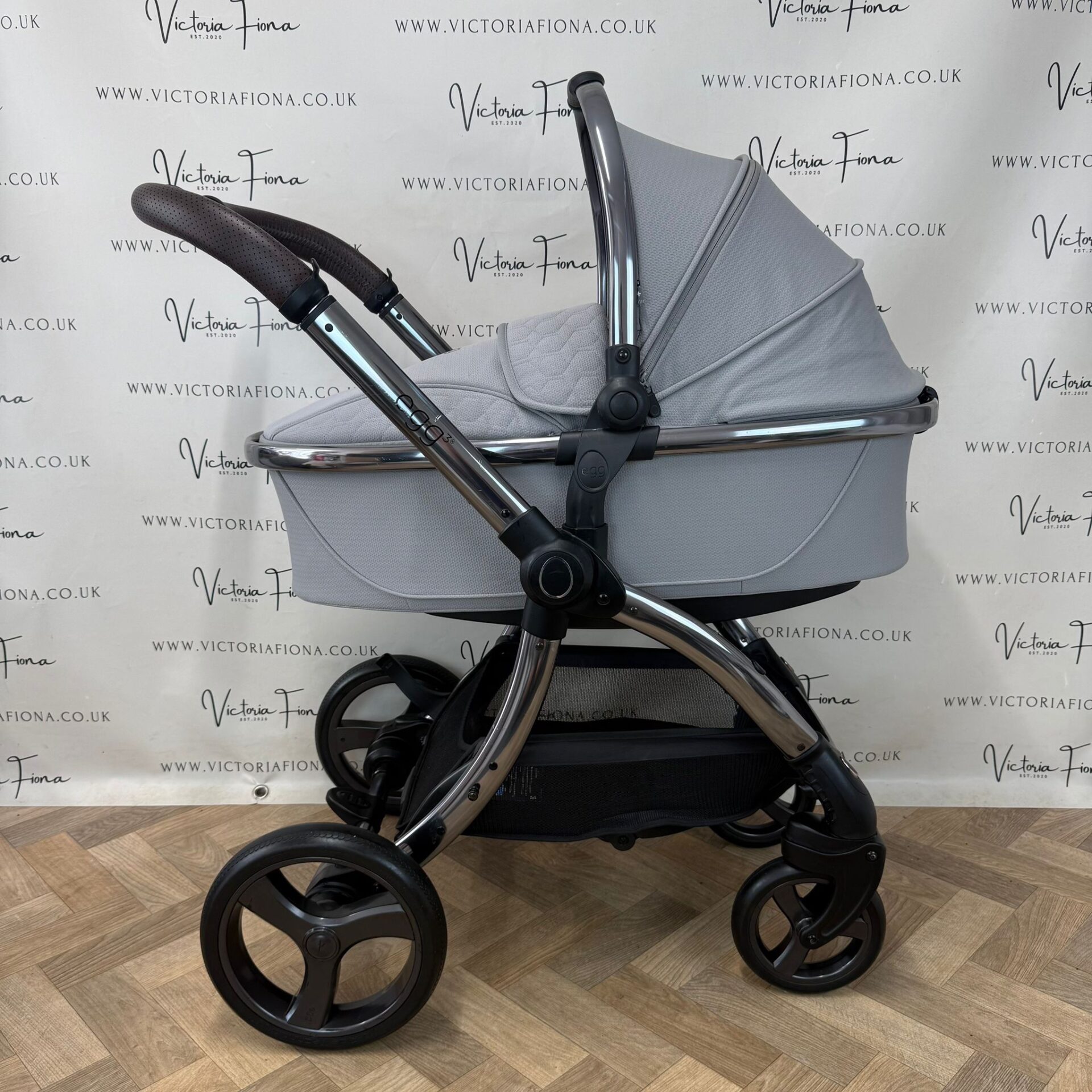 PRELOVED Egg 3 Pushchair & Carrycot - Glacier - Image 4