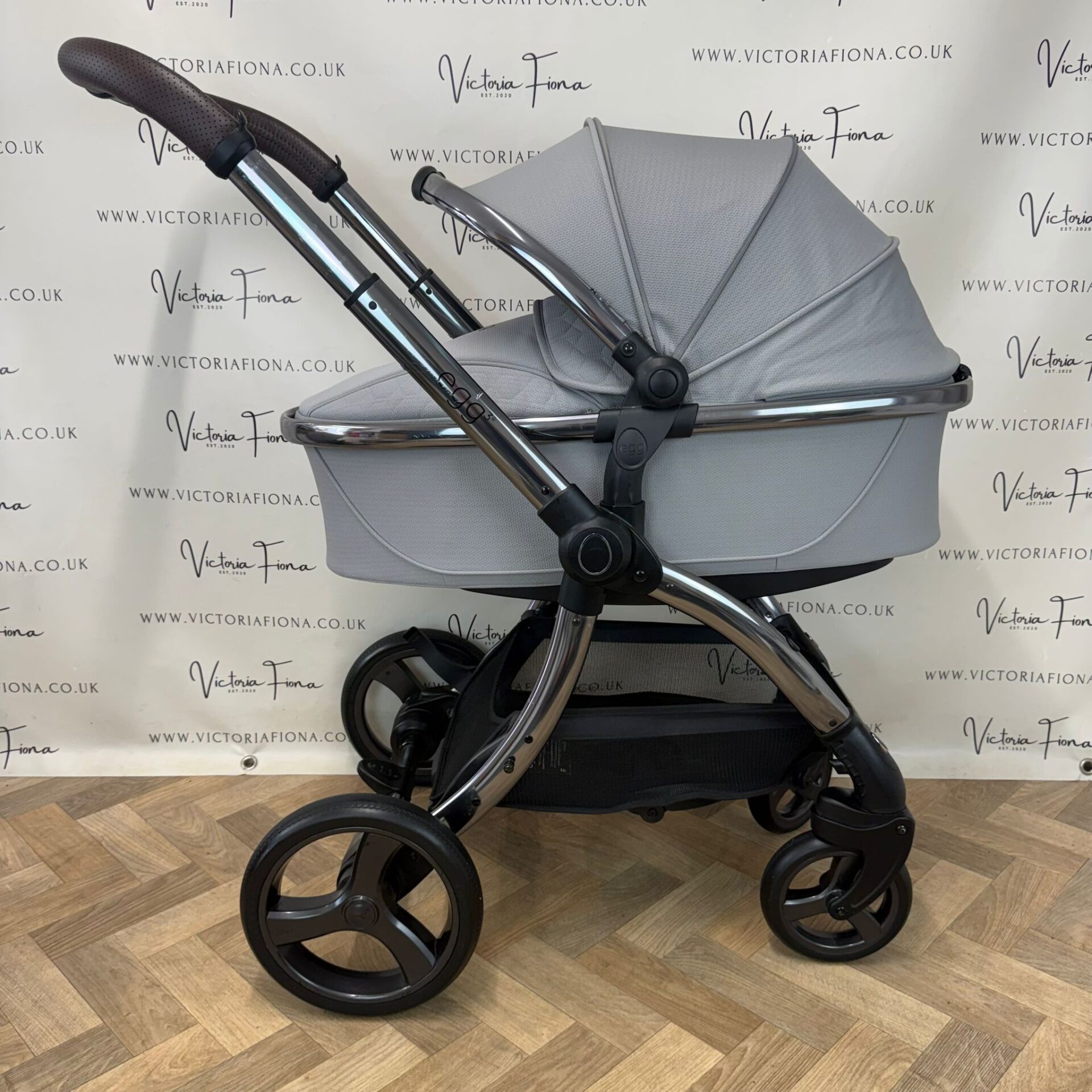 PRELOVED Egg 3 Pushchair & Carrycot - Glacier - Image 5