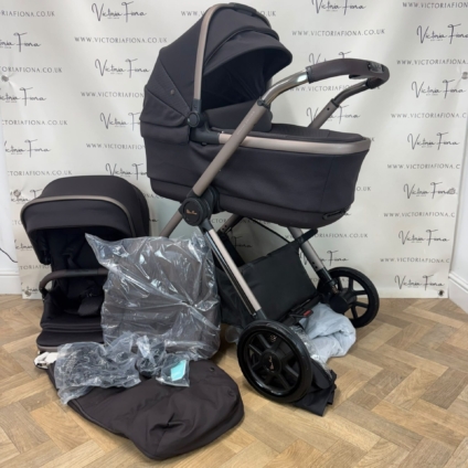 PRELOVED Silver Cross Reef 2 Carrycot & Pushchair - Ganache